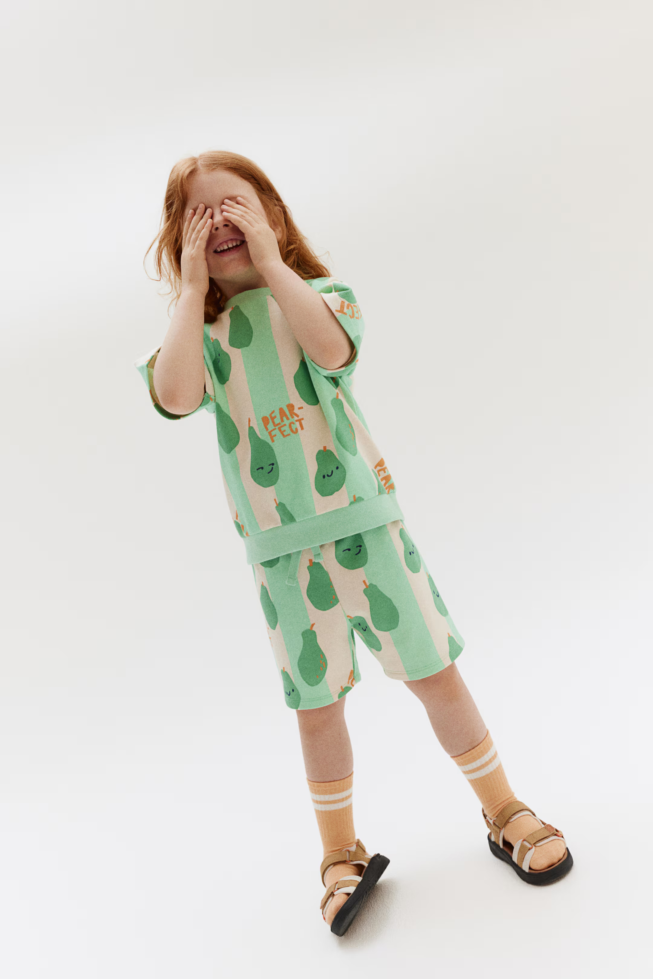 2-piece Printed Sweatsuit - Green/Pearfect - Kids | H&M US | H&M (US + CA)