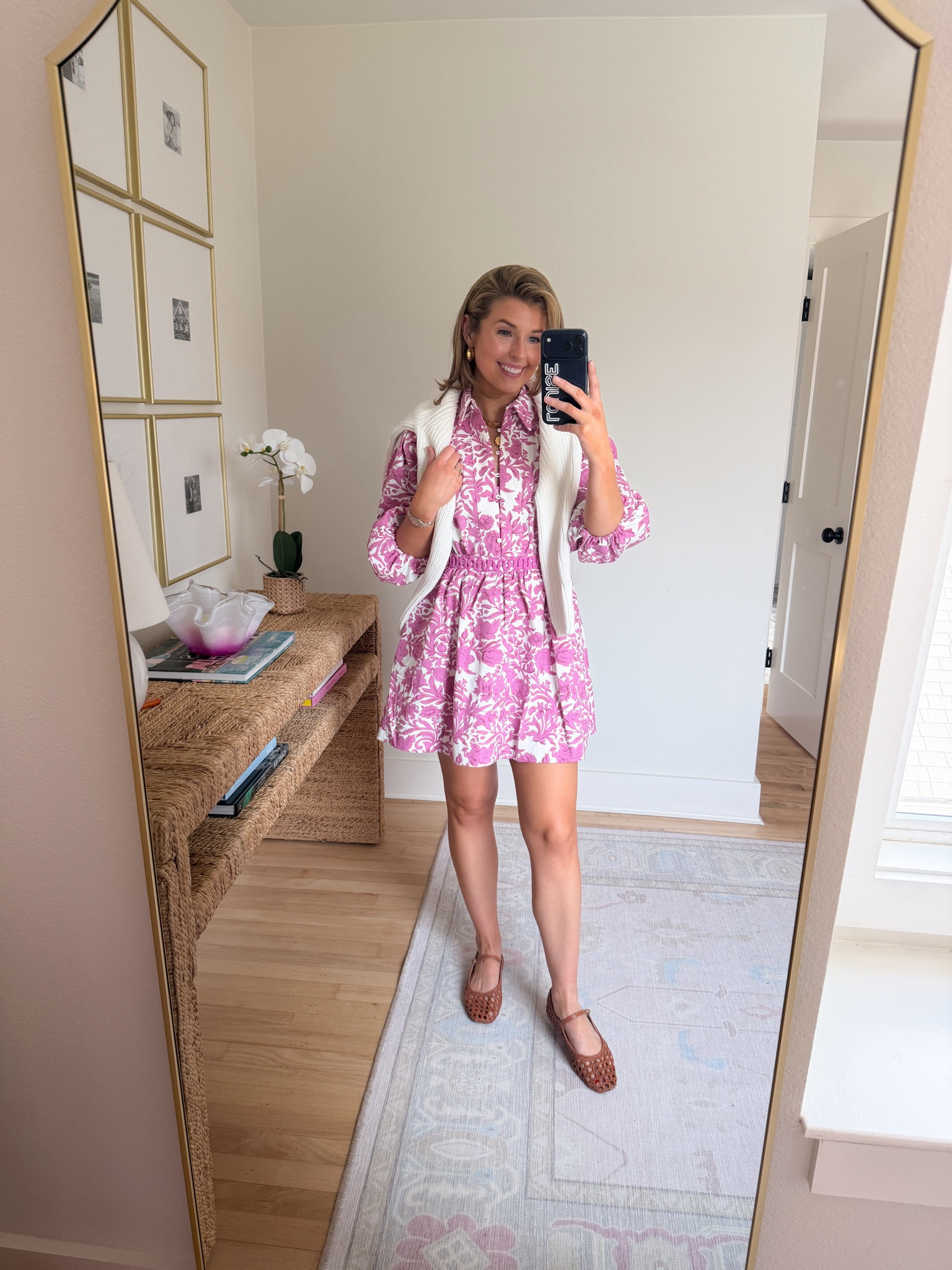 Cute casual spring outfit! Wearing an XS