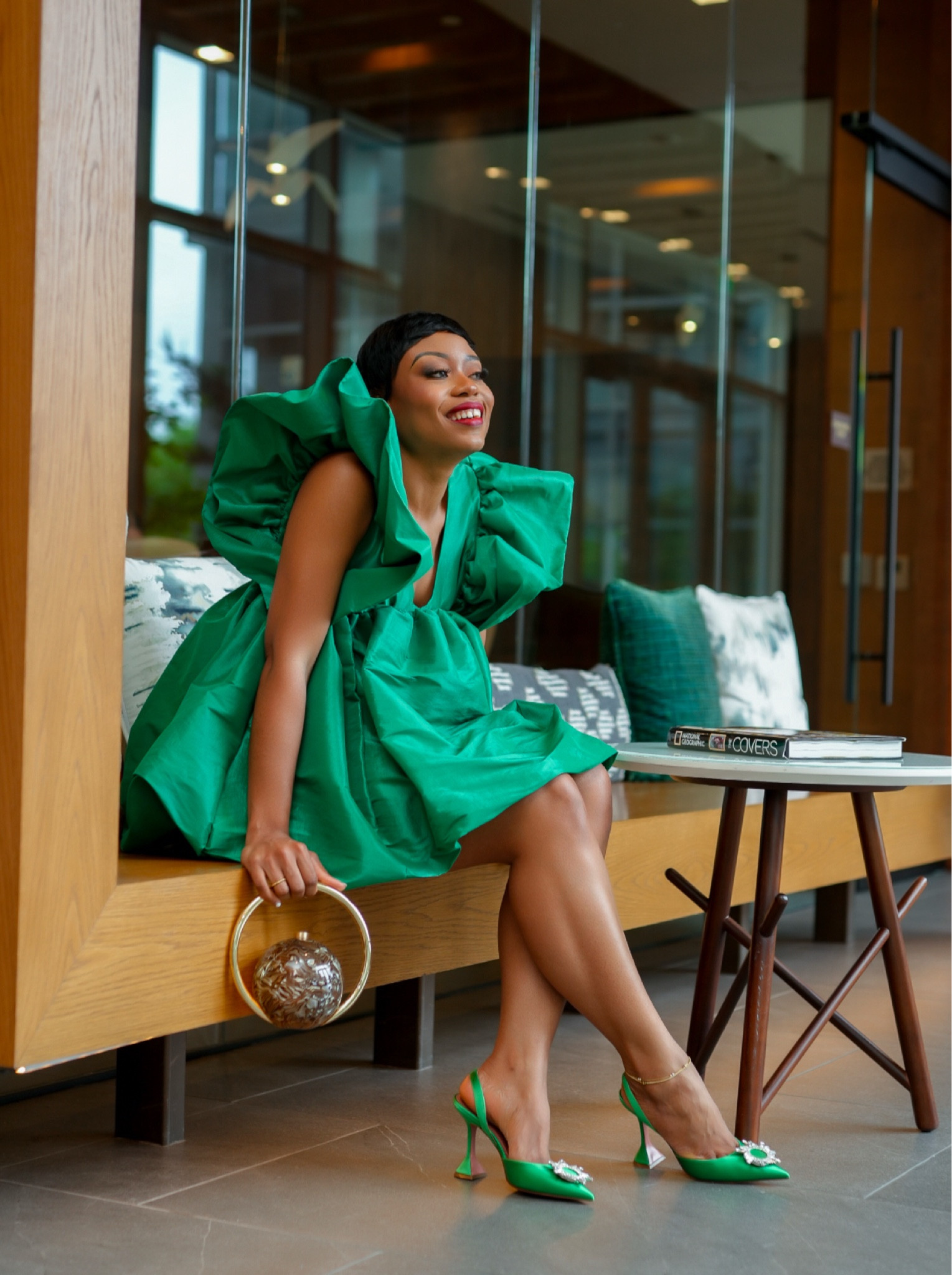 Holiday party in full swing with this exaggeration sleeve dress 💚

Grab this dress on sale in pink, red or black

#LTKHoliday #LTKWedding #LTKParties