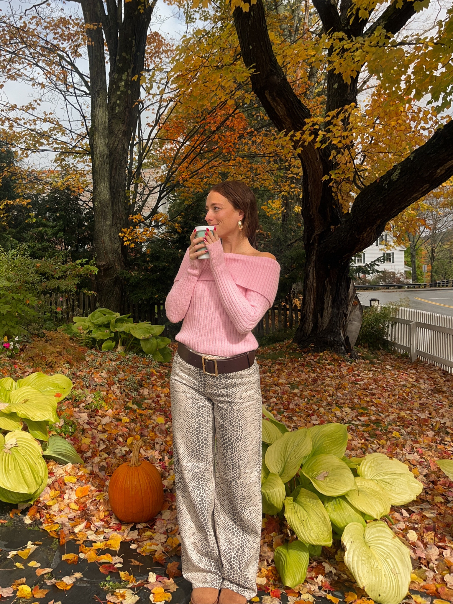 Cozy fall outfit - off the shoulder pink top + low rise snake print jeans with uggs 

#LTKSeasonal #LTKFindsUnder50 #LTKFindsUnder100