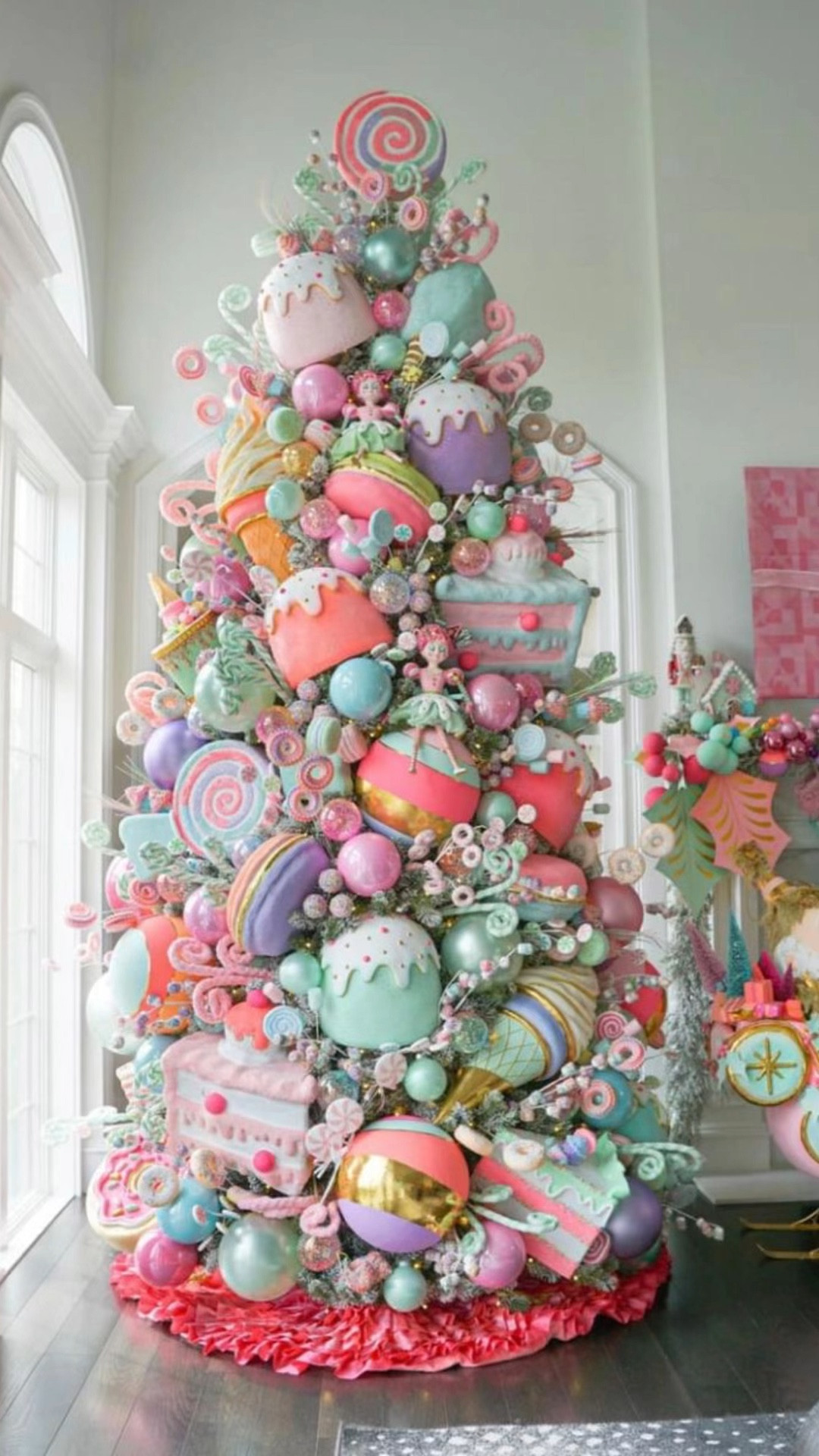 Christmas candy colored hair - do it yourself at home! 

#LTKHoliday #LTKSeasonal #LTKVideo