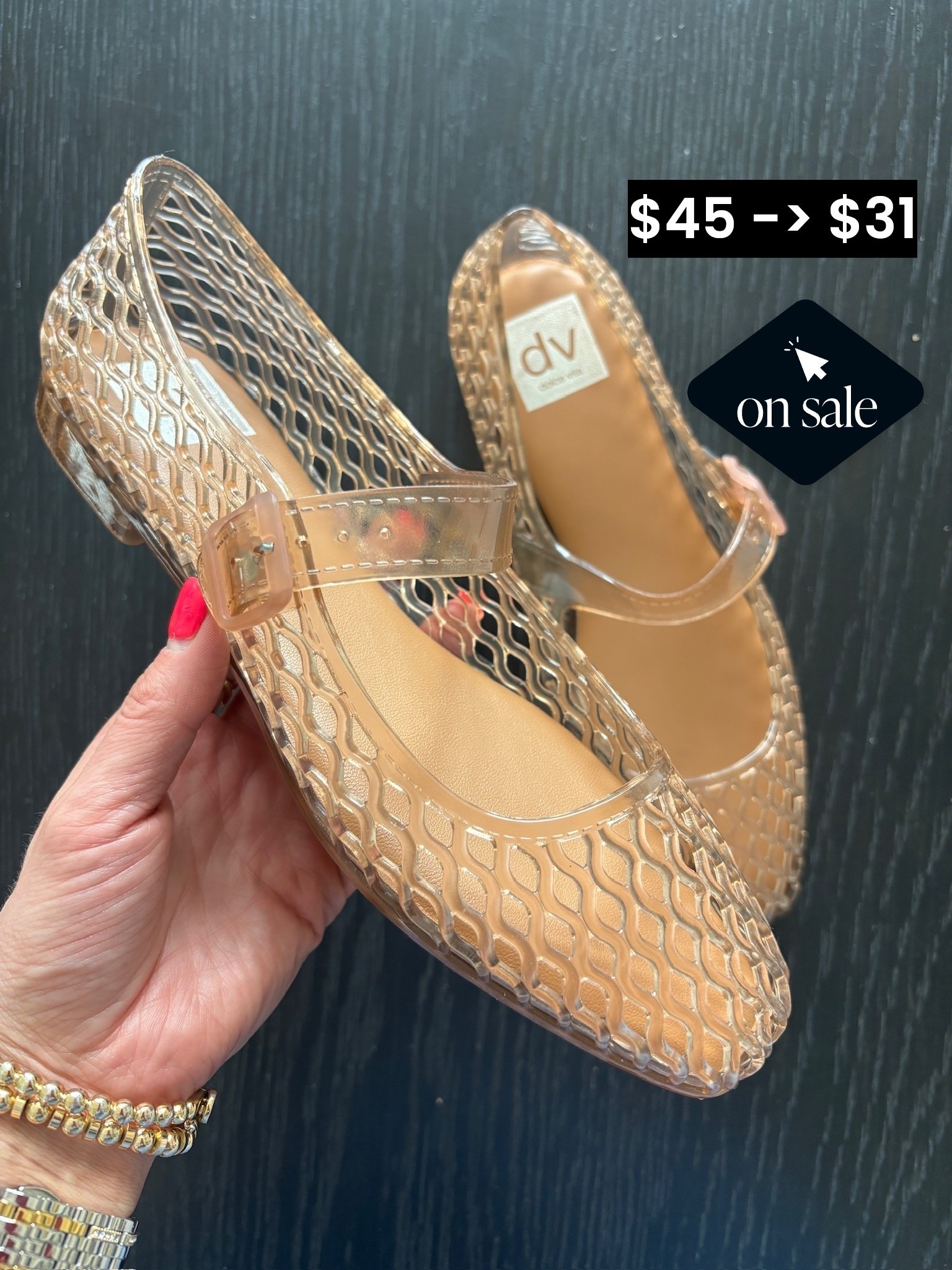 @Macys shoe sale includes these square toe jelly flats! Run TTS 

#LTKSaleAlert