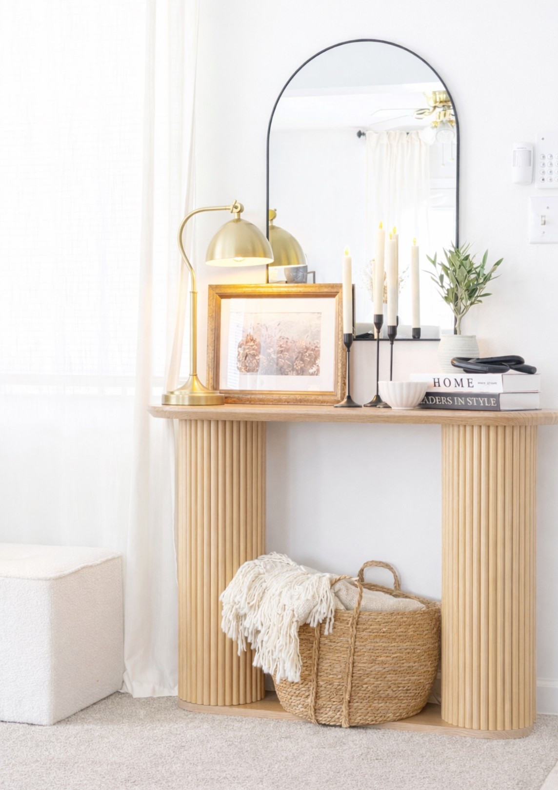 Turning empty corners into cozy moments ✨🤍
#homedecor #cozyhome #interiorinspo #neutraldecor #modernhome

#LTKHome