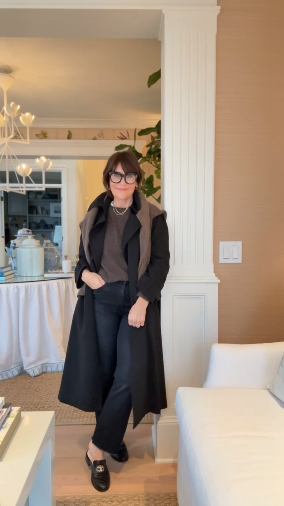 @onequince has the best cashmere at unbelievable prices! This is one of my favorite cashmere sweaters, and one of my favorite tricks is to buy two in the same color to layer one over your shoulders!❤️

#quincepartner