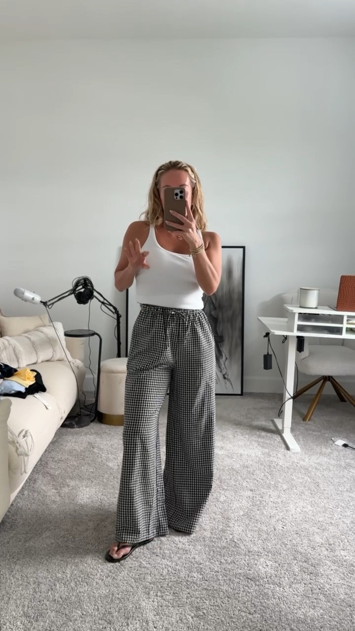 Amazon gingham pull on pants and a cutie scoop neck tank with built in bra.

Wearing a small in both. 

Amazon fashion, Amazon style, spring outfits

#LTKootd #LTKSeasonal