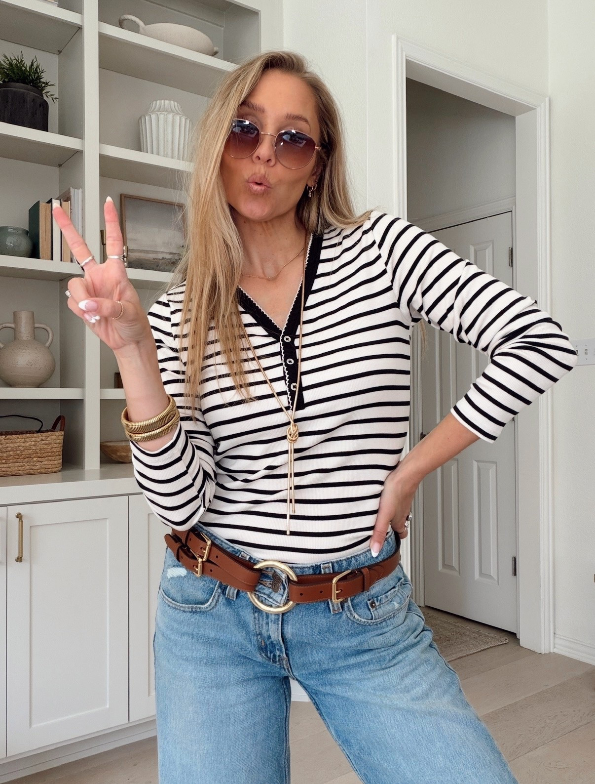 Obsessed with both colorways in this $13 Walmart top! 🤭
