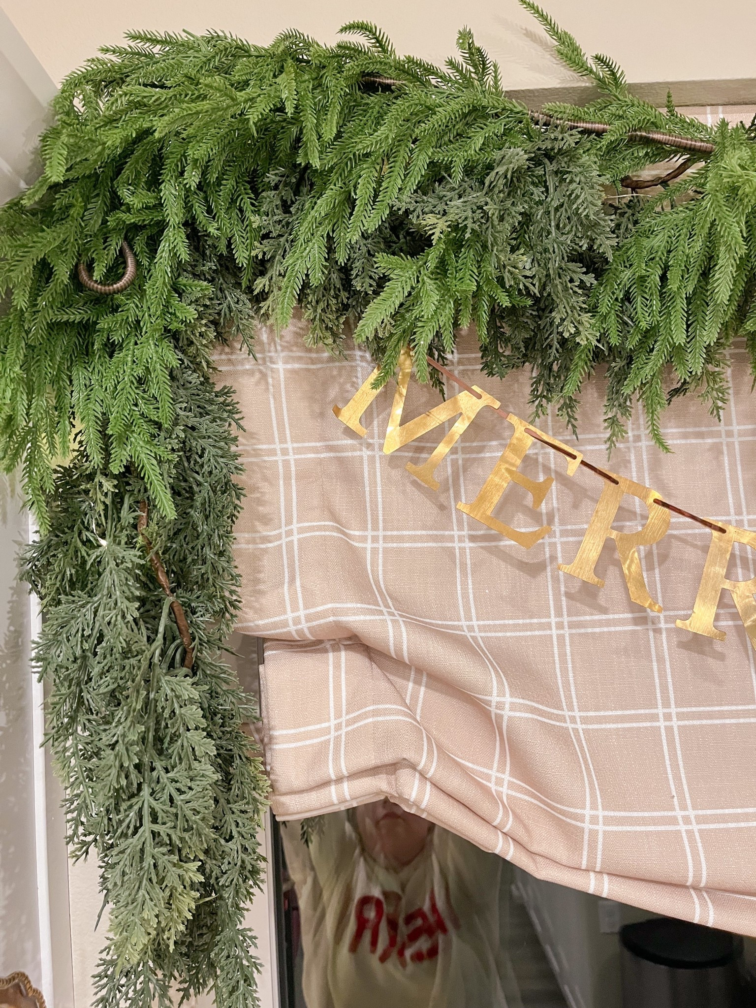 So in love with these Amazon garlands so far! It’s beginning to look a lot like Christmas… 🎄❤️

#LTKFindsUnder50 #LTKHome #LTKSeasonal