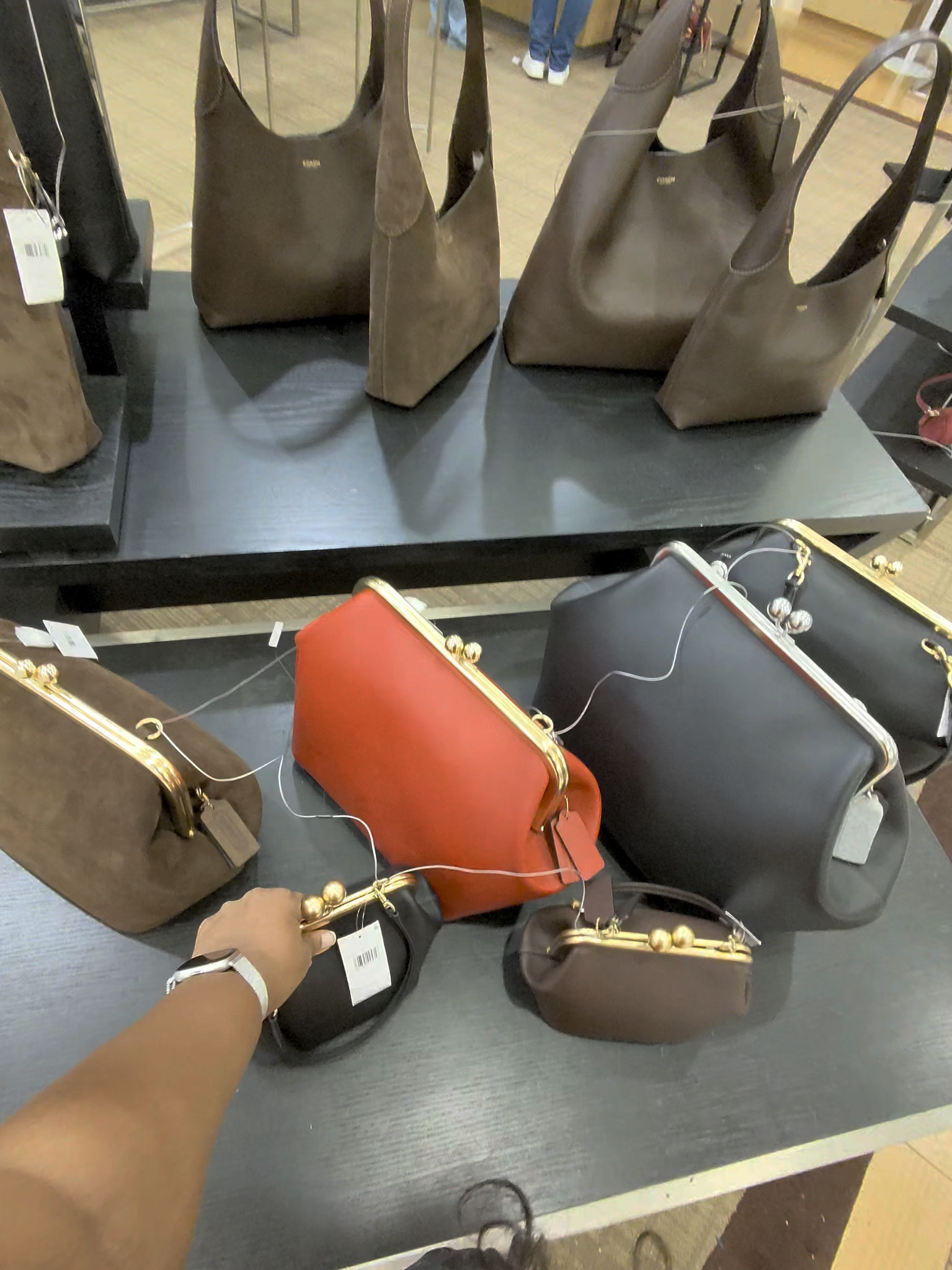 Handbags are my weakness, especially when they look designer-inspired without the designer price. These beautiful styles are giving effortless luxury while still being practical enough for everyday use. The colors, textures, and shapes are absolutely stunning this season. You might have a hard time choosing just one. Tap the photo to take a closer look.

#luxuryfinds #designerinspiredfashion #bagstyle #fashionfavorites #everydayluxury