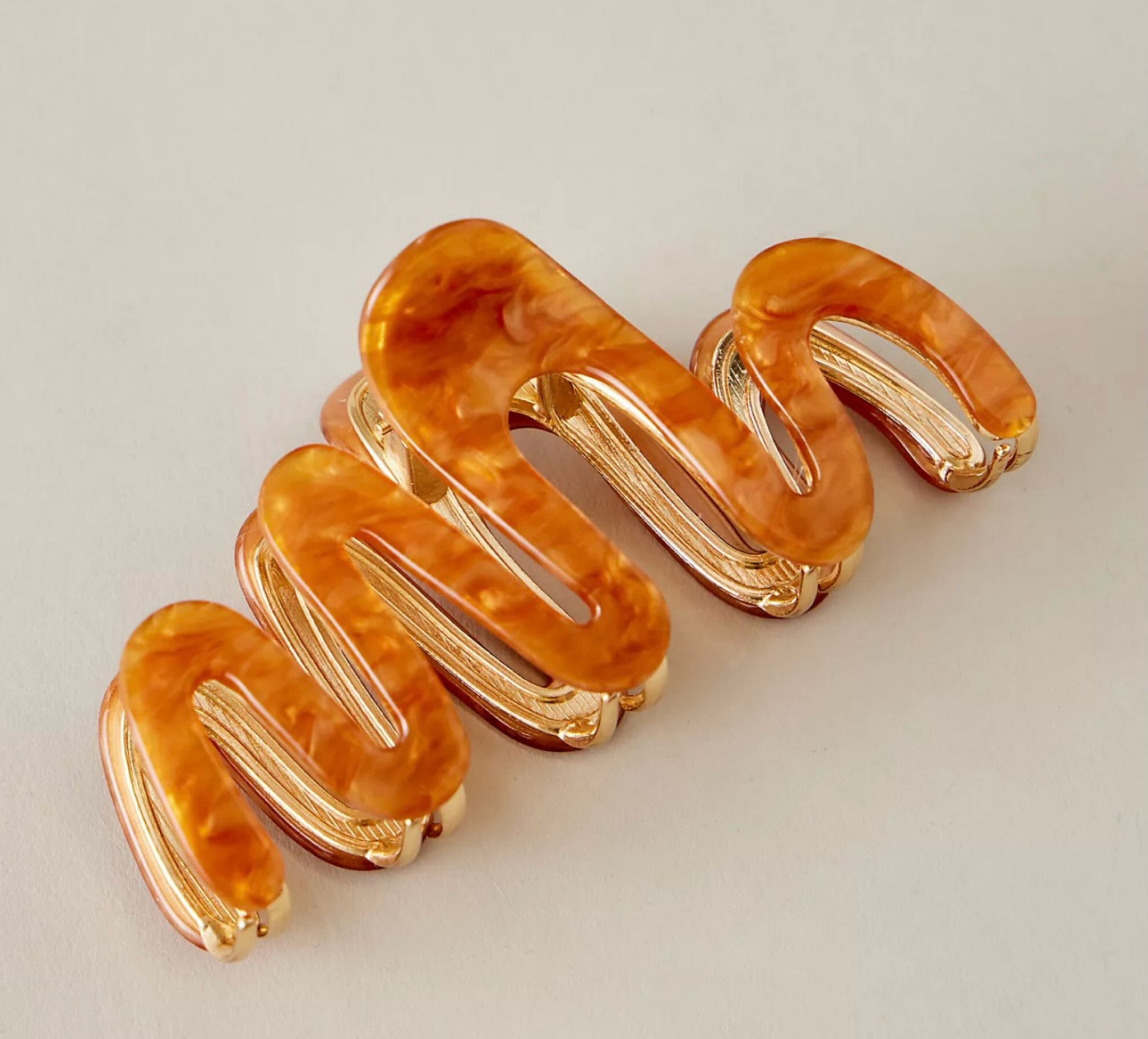 An excellent large claw clip 

Adds a little bit extra to a ponytail 

#LTKautumn #LTKuk #LTKover50style