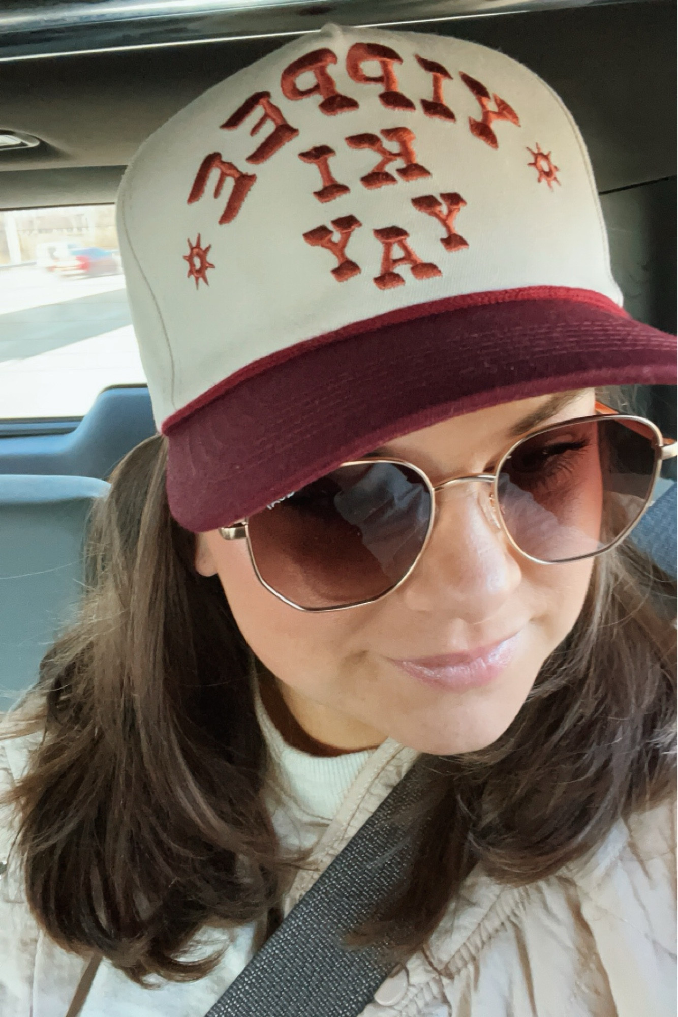 New hat, new sunnies ☀️