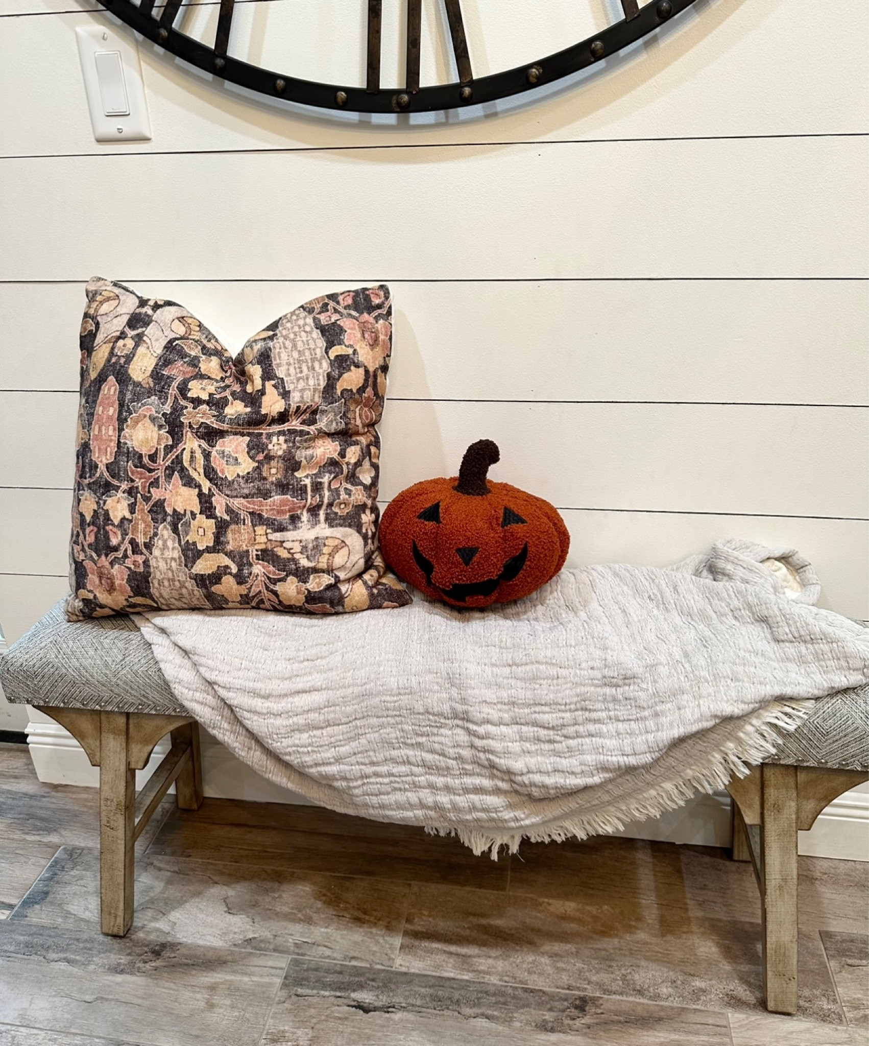 Halloween pillow, Jack o lantern pillow, pumpkin pillow, Halloween bench, Halloween decorations, Halloween decor 

#LTKhome #LTKHalloween #LTKstyletip