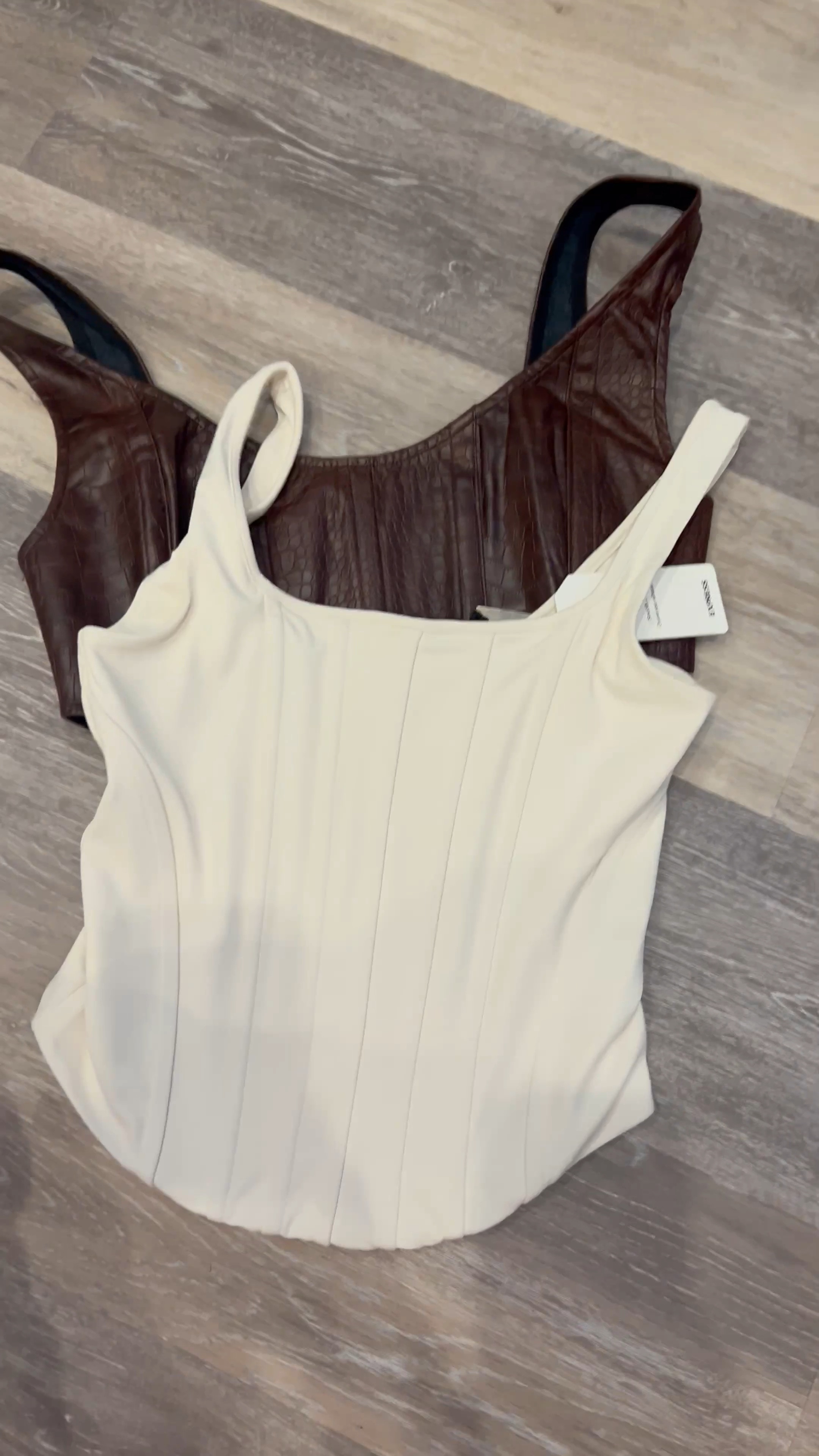I wear this corset tops with baggy jeans and I love the look👌

Xoxo, 
Baggy jeans look, outfit inspiration, corset tops, express top, revolve too, white top, brown top 

#LTKU #LTKFind #LTKunder100