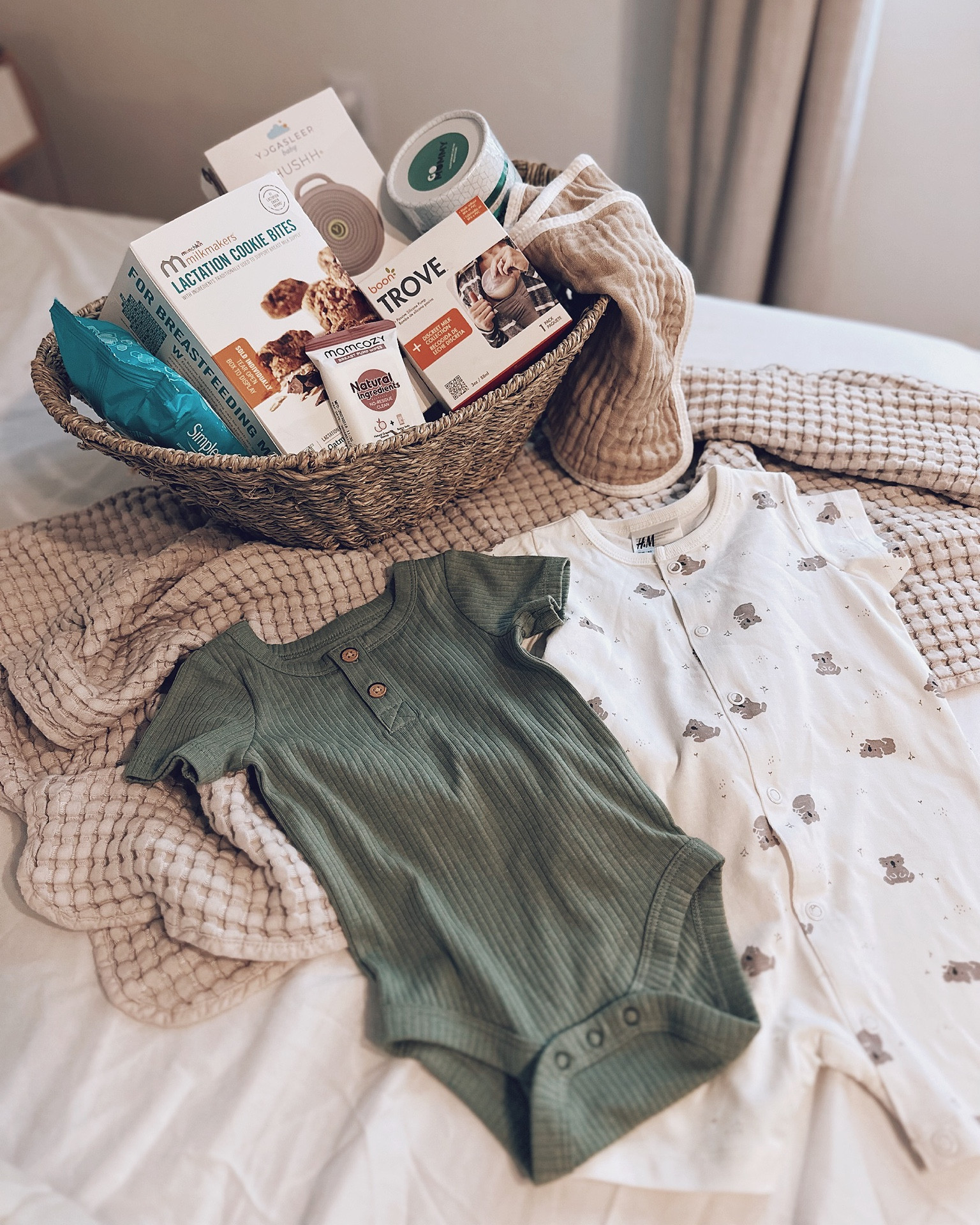 Must have postpartum essentials for new Moms!

#babymusthaves #newmomessentials #postpartumcare #postpartummusthaves #h&mbaby #nursingmomessentials #pumpingessentials #newbornmusthaves 

#LTKbump #LTKbaby