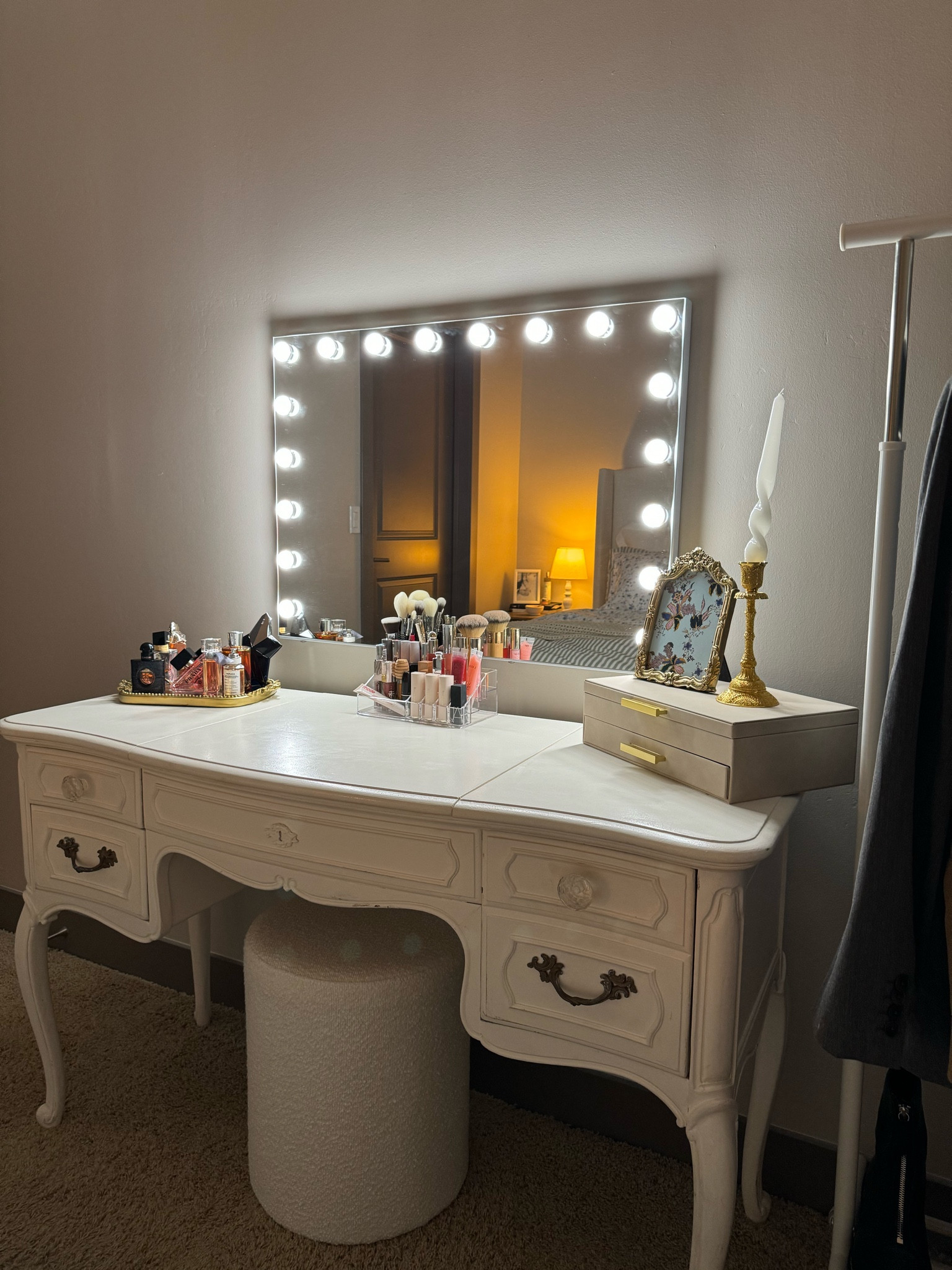 My vanity 🪞🤍✨ 

#LTKstyletip #LTKhome #LTKbeauty