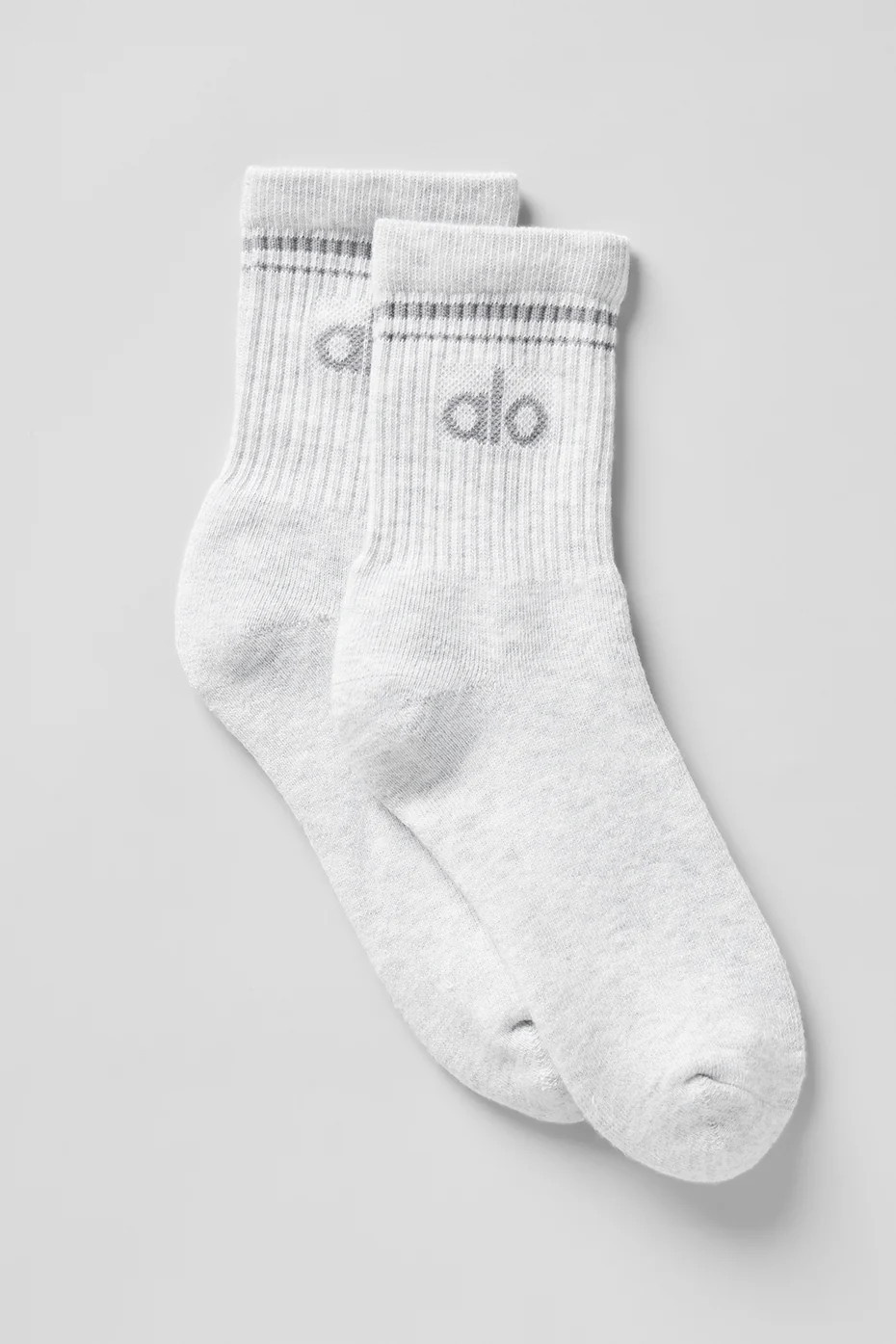 ALO | Half-Crew Throwback Socks in White Heather/Grey, Size: Medium | Alo Yoga (US)