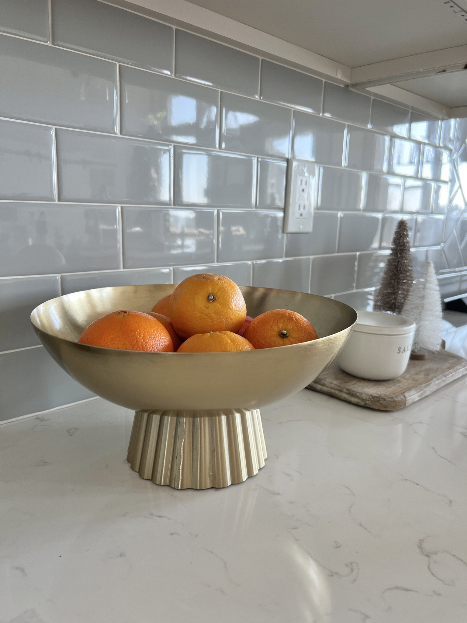 Shop my functional kitchen decor!

Gold bowl | salt canister | cutting board

#LTKhome #LTKfindsunder50