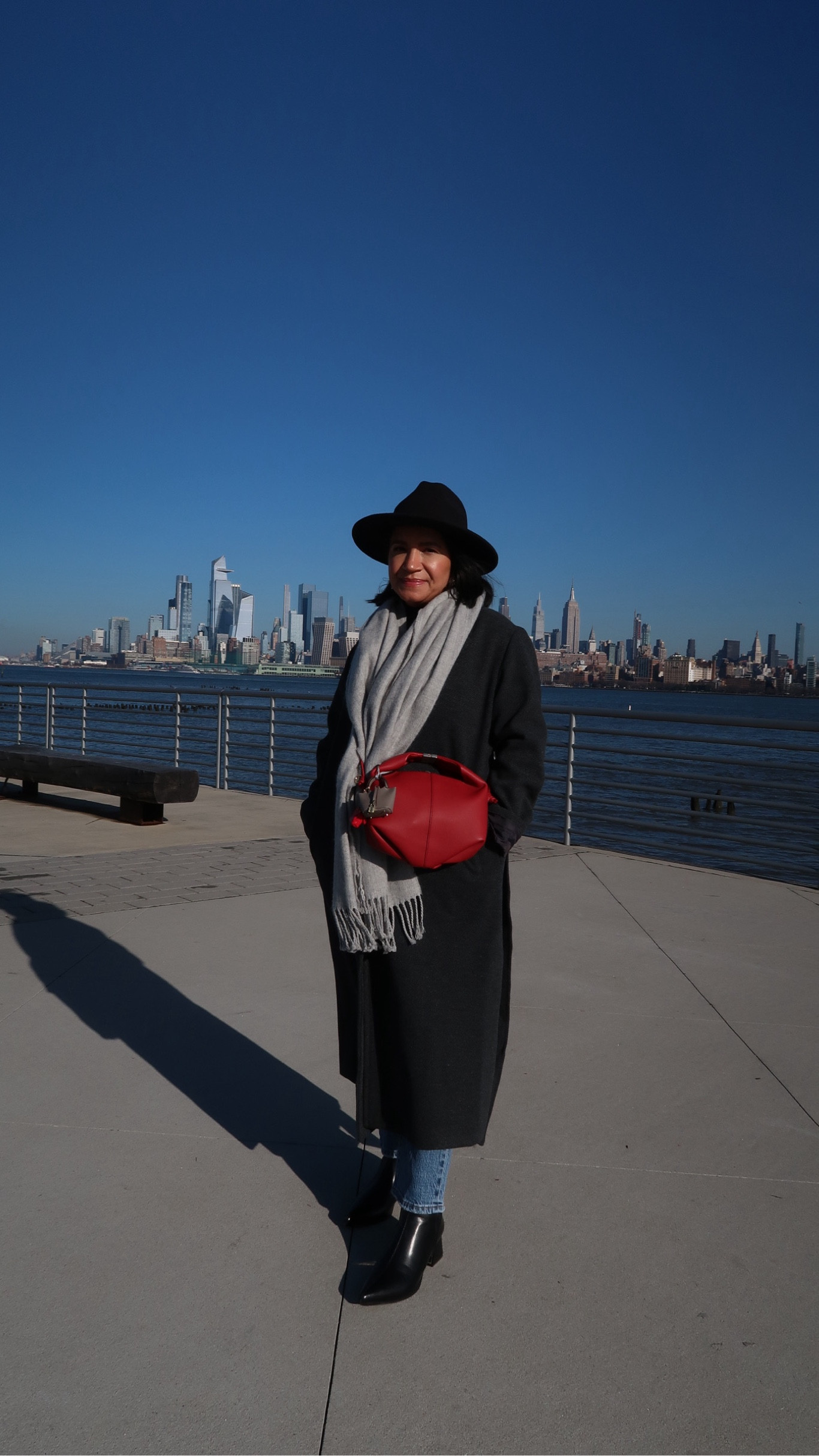 This year is coming to an end and I want to wish everyone a Merry Christmas 

#LTKWatchNow #LTKGiftGuide #LTKHoliday