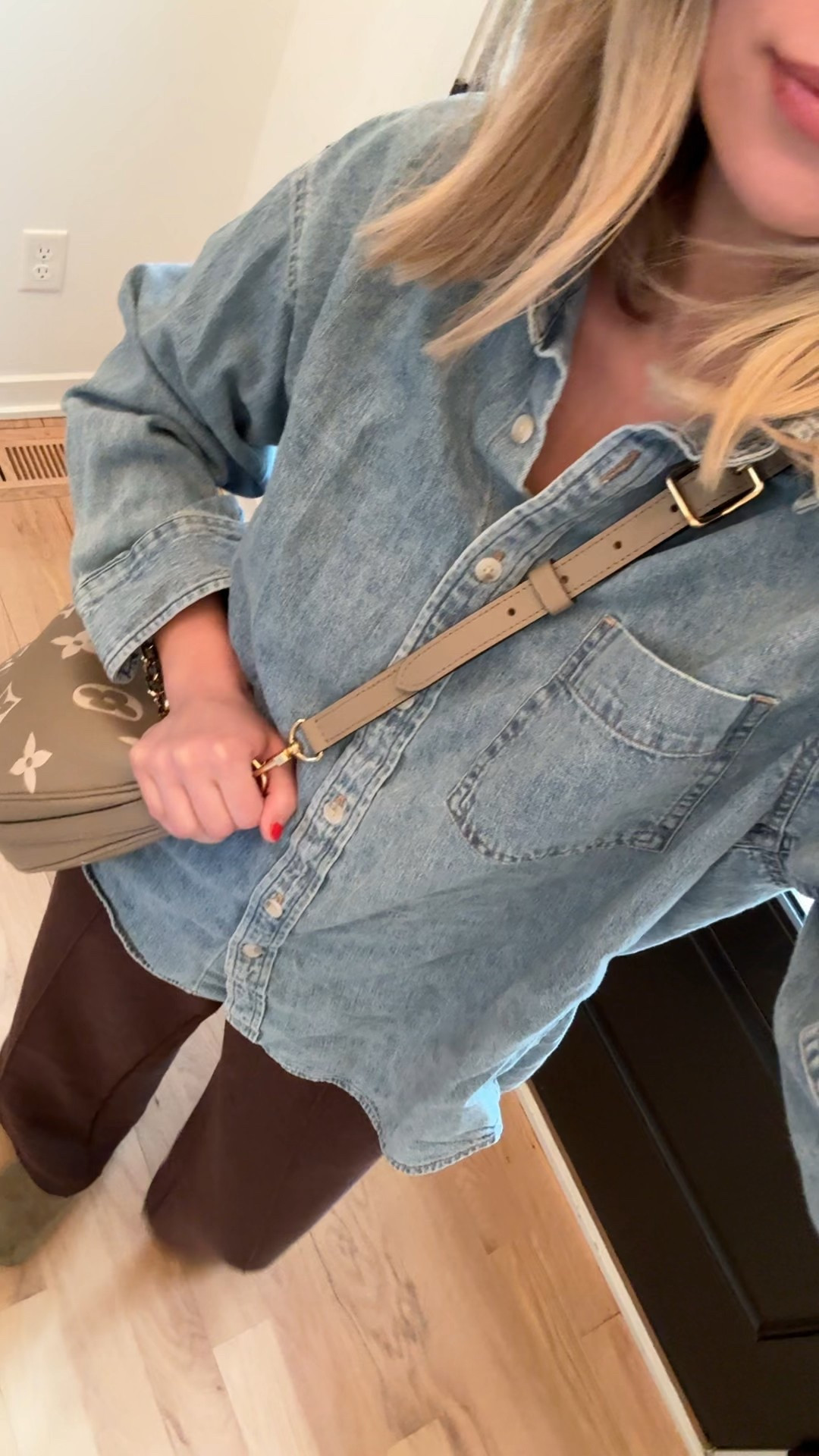 Casual outfit
Comfy style 
Denim top 
@Varley 
@Aritzia 

#LTKgrwm #LTKdayinmylife #LTKootd