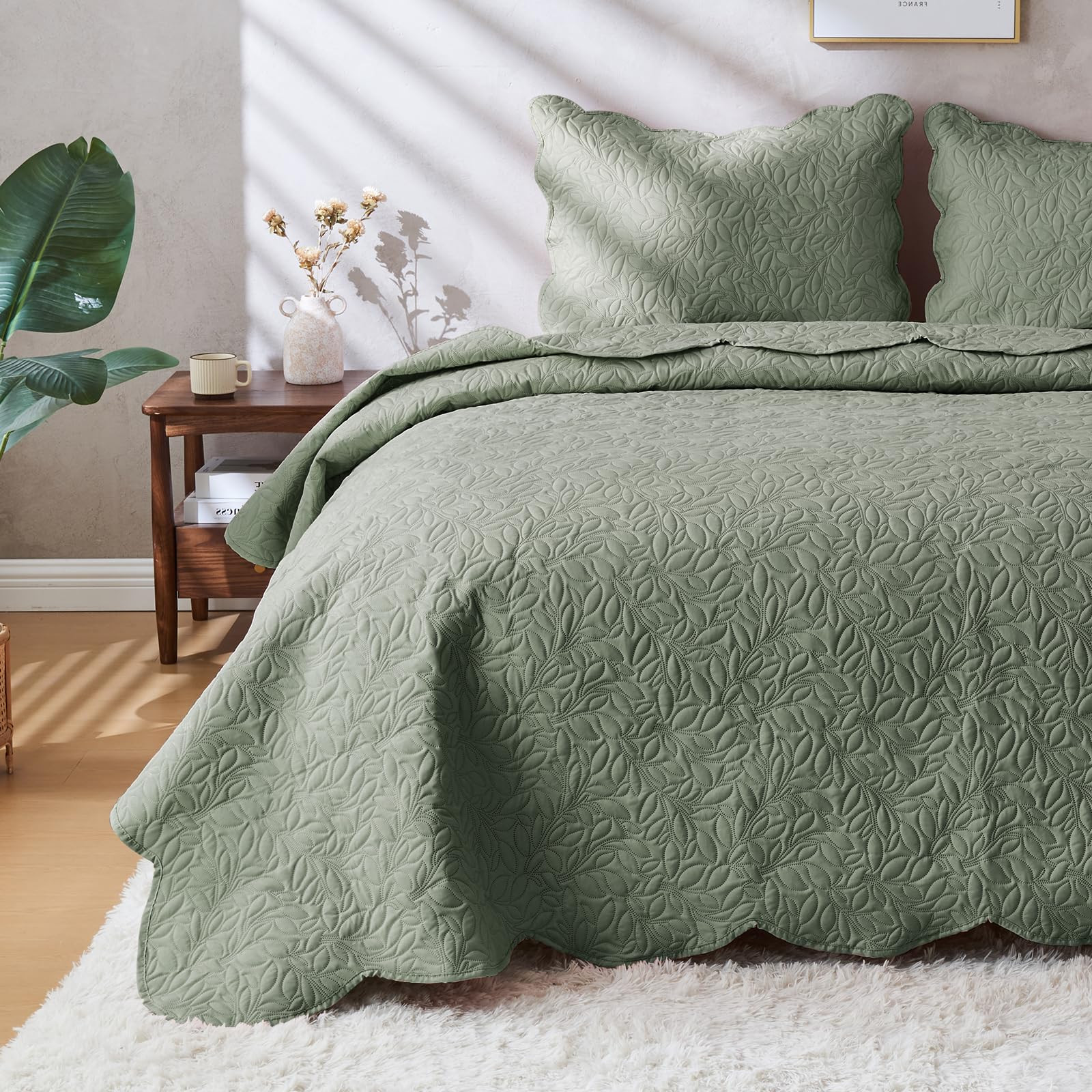 JYHOPE Sage Green King Quilt Set 102x90 Oversized Lightweight Microfabric Bedspread, 3-Piece Quil... | Amazon (US)