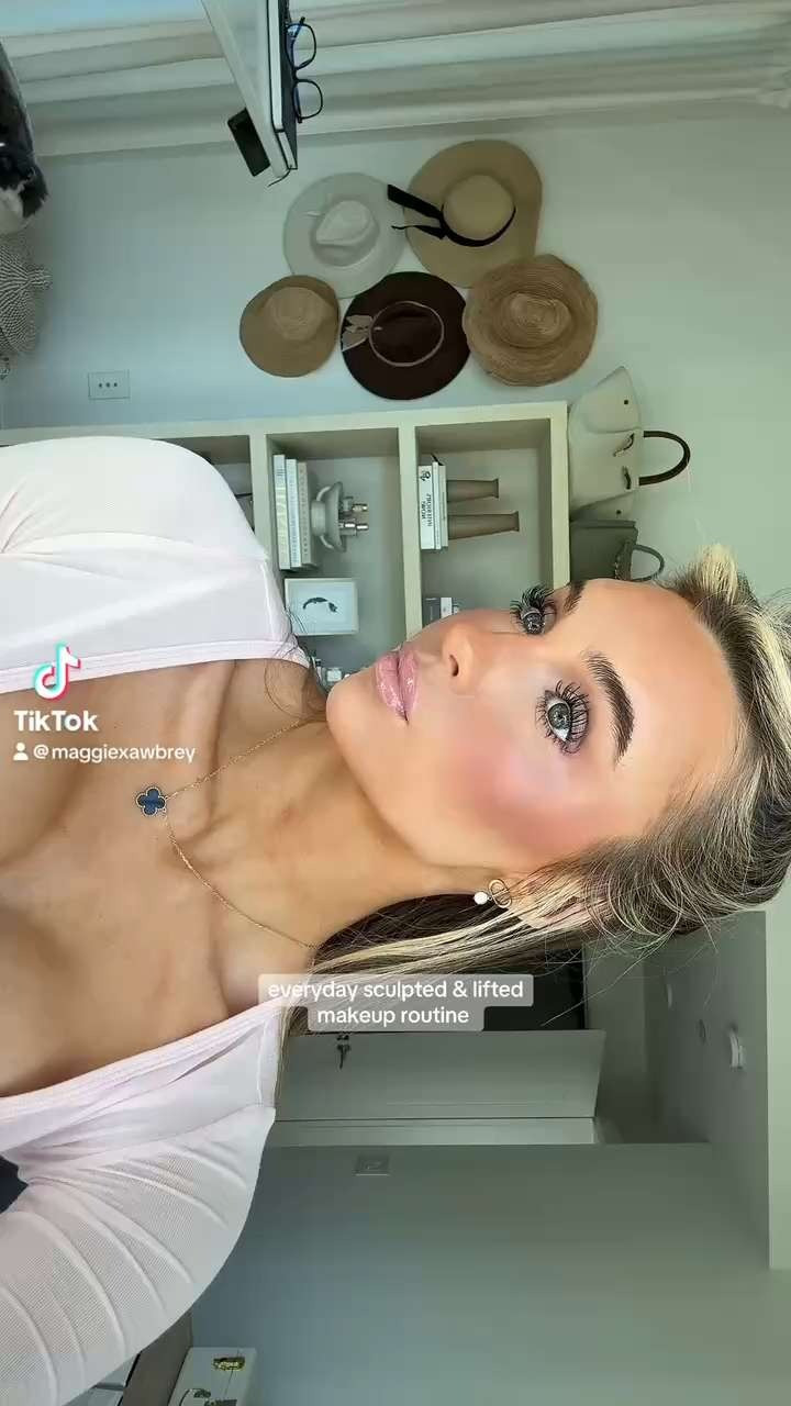 everyday sculpted and lifted makeup routine ✨

#sculptedmakeup #makeuproutine #makeupinspo 

 