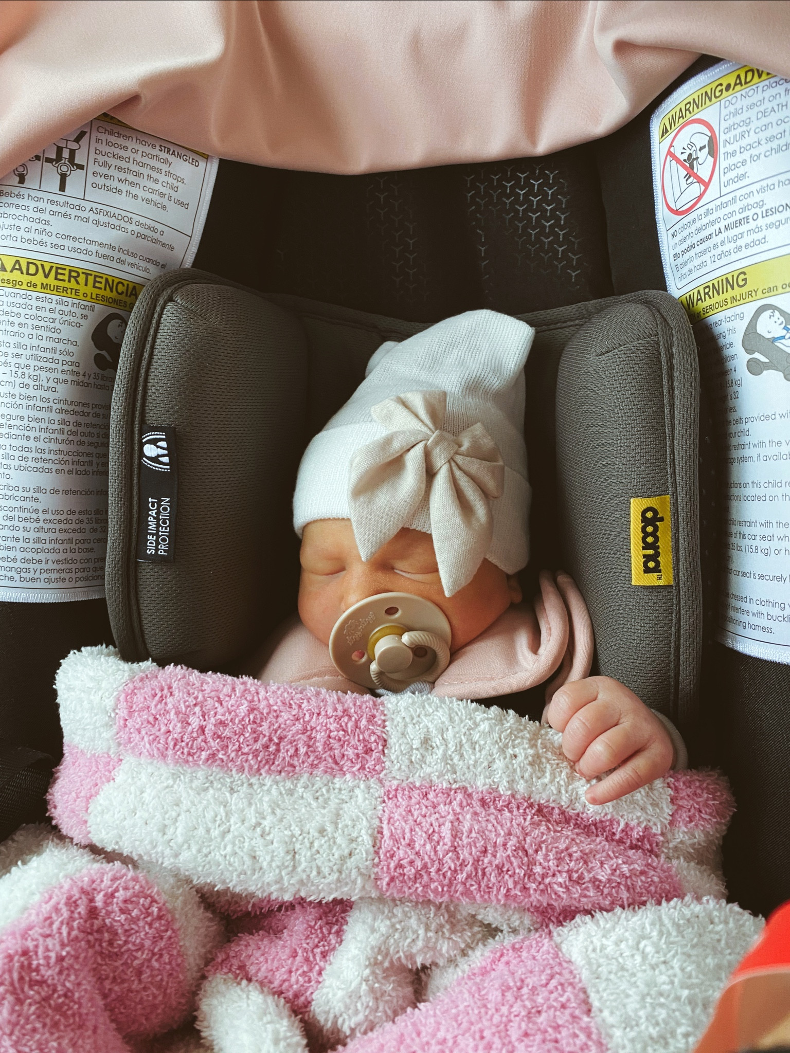 So many questions on this blanket! I can’t link the original but I found one that’s pretty much the same! Linked here.💞

#LTKGiftGuide #LTKFind #LTKkids