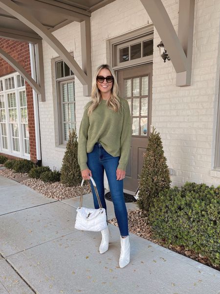 Brunch outfit 🍁🍂

I’ve had these raw hem skinny jeans since I first started blogging. They were one of the first brands I partnered with and these jeans still remain a top favorite in my closet!

I’m 5’6, 26 in jeans and small in sweater 💚