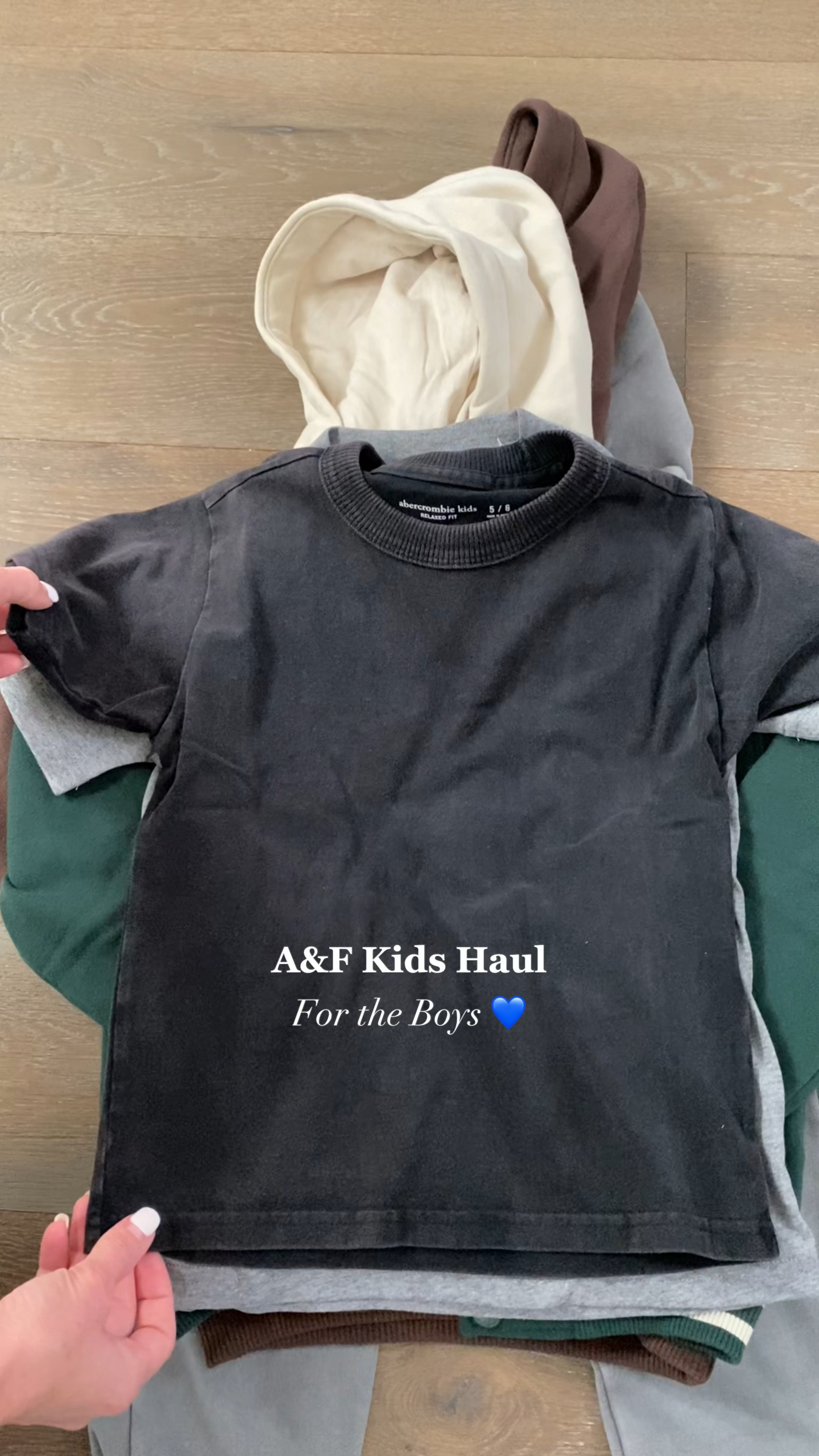 Abercrombie Kids Haul for the Boys 💙
Everything is a 5/6, fits true to size 

Boys clothing, boys outfits, preschool boy outfits, Abercrombie Kids, everyday outfits for kids, back to school clothing, fall outfits for boys, winter outfits for boys, sweatsuits for kids, boys bomber jacket, nfl sweatshirt for kids 