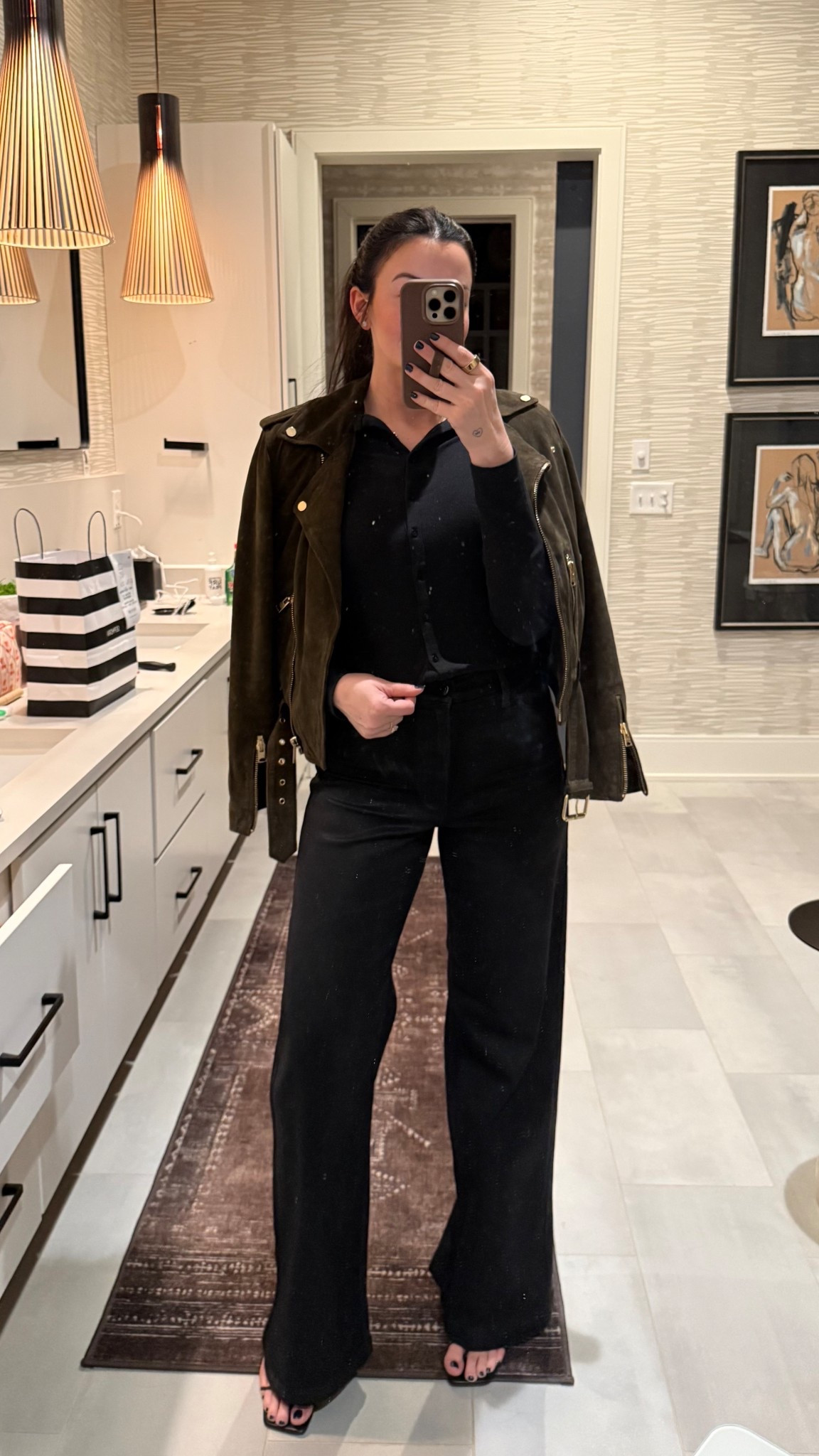 Can’t go wrong with an all black fit 🖤

#LTKSeasonal #LTKdayinmylife #LTKootd