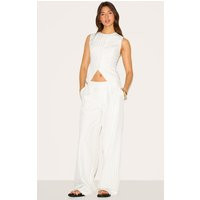White Tailored Woven Pinstripe Wide Leg Pants | PrettyLittleThing US