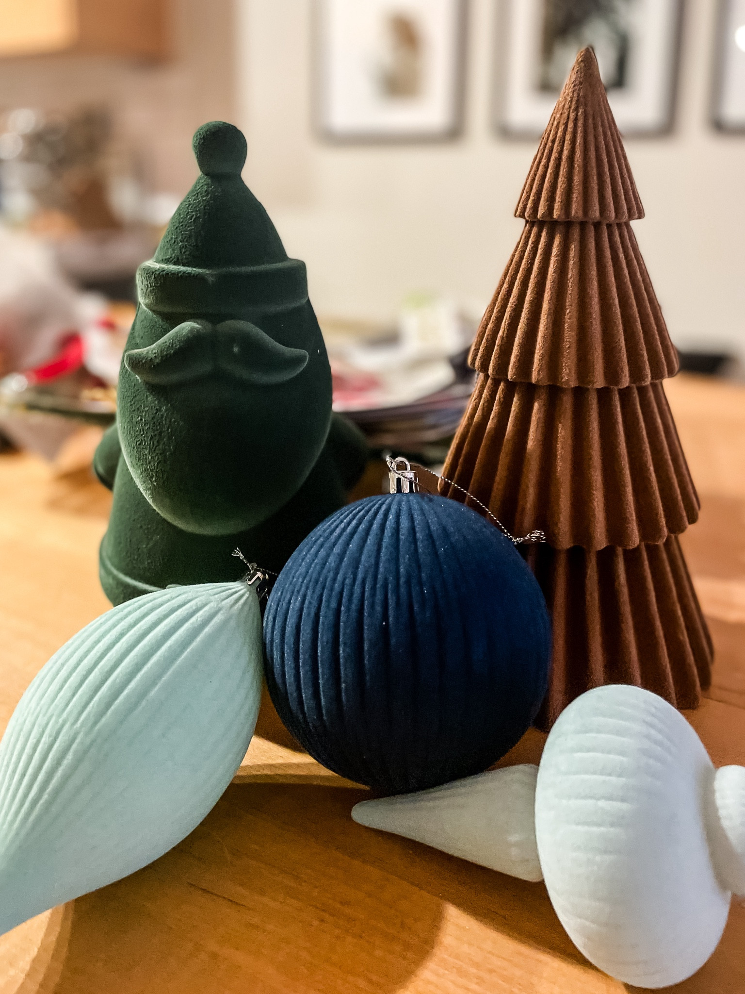 The best Flo Jed Christmas decorations from Target this year! 
Christmas’s tree decor
Holiday decor
Ornaments 


#LTKHoliday #LTKSeasonal #LTKhome