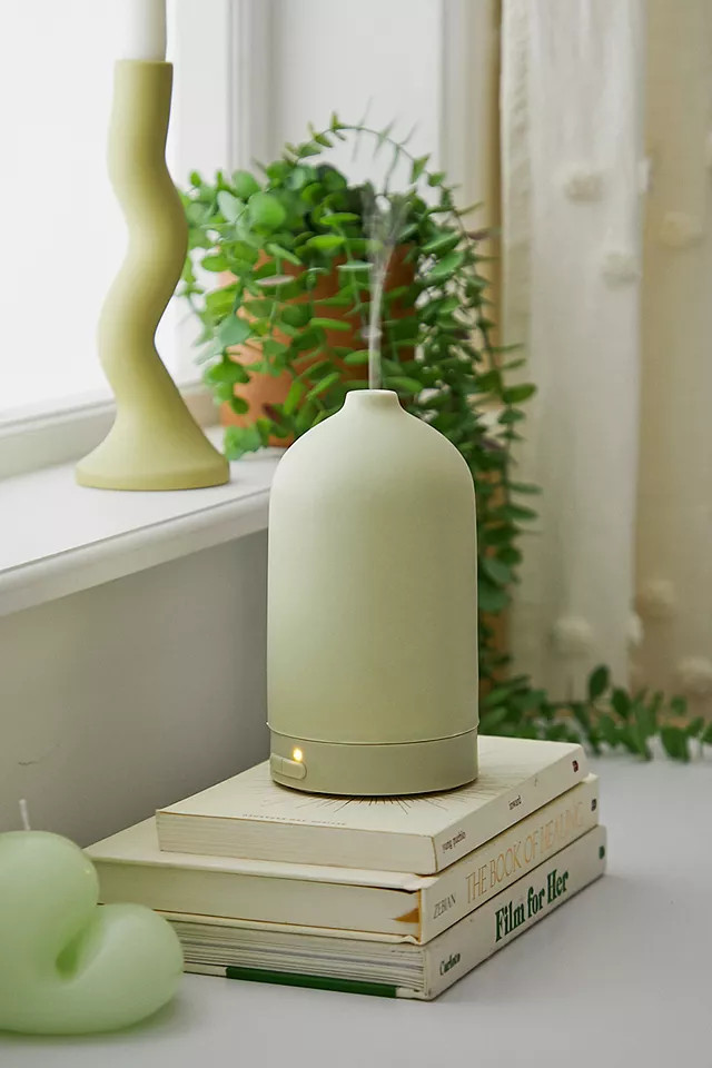 Aroma Home Serenity Green Essential Oil Diffuser | Urban Outfitters (EU)