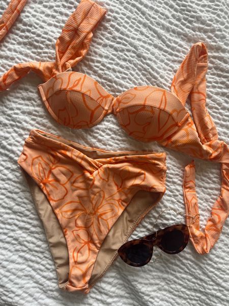 Hawaii swimsuit of the day☀️🌴 this suit is so flattering with the v at the front and wide straps. I have a small top and small bottoms. Ps I will forever use a sunglass chain on vacation😂💁🏼‍♀️

Swimsuit | highwaisted swim | orange swimsuit | revolve 


#LTKswim