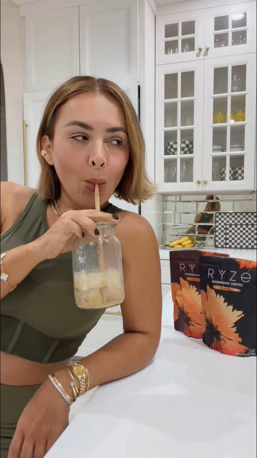 My latest coffee obsession: Fall coffee upgrade 🍂☕️ RYZE mushroom coffee + pumpkin spice + cinnamon for an easy morning boost. keeps me focused, energized and regular! 🙆🏻‍♀️🤎