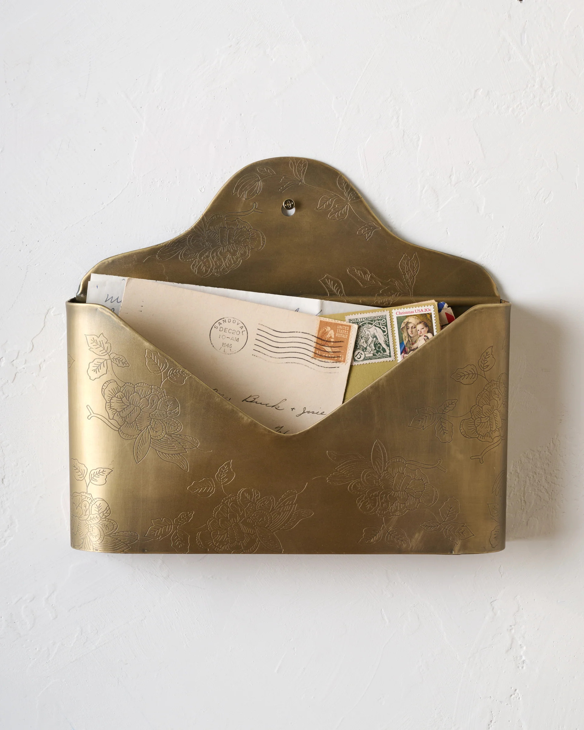 Heirloom Garden Etched Wall Pocket | Magnolia