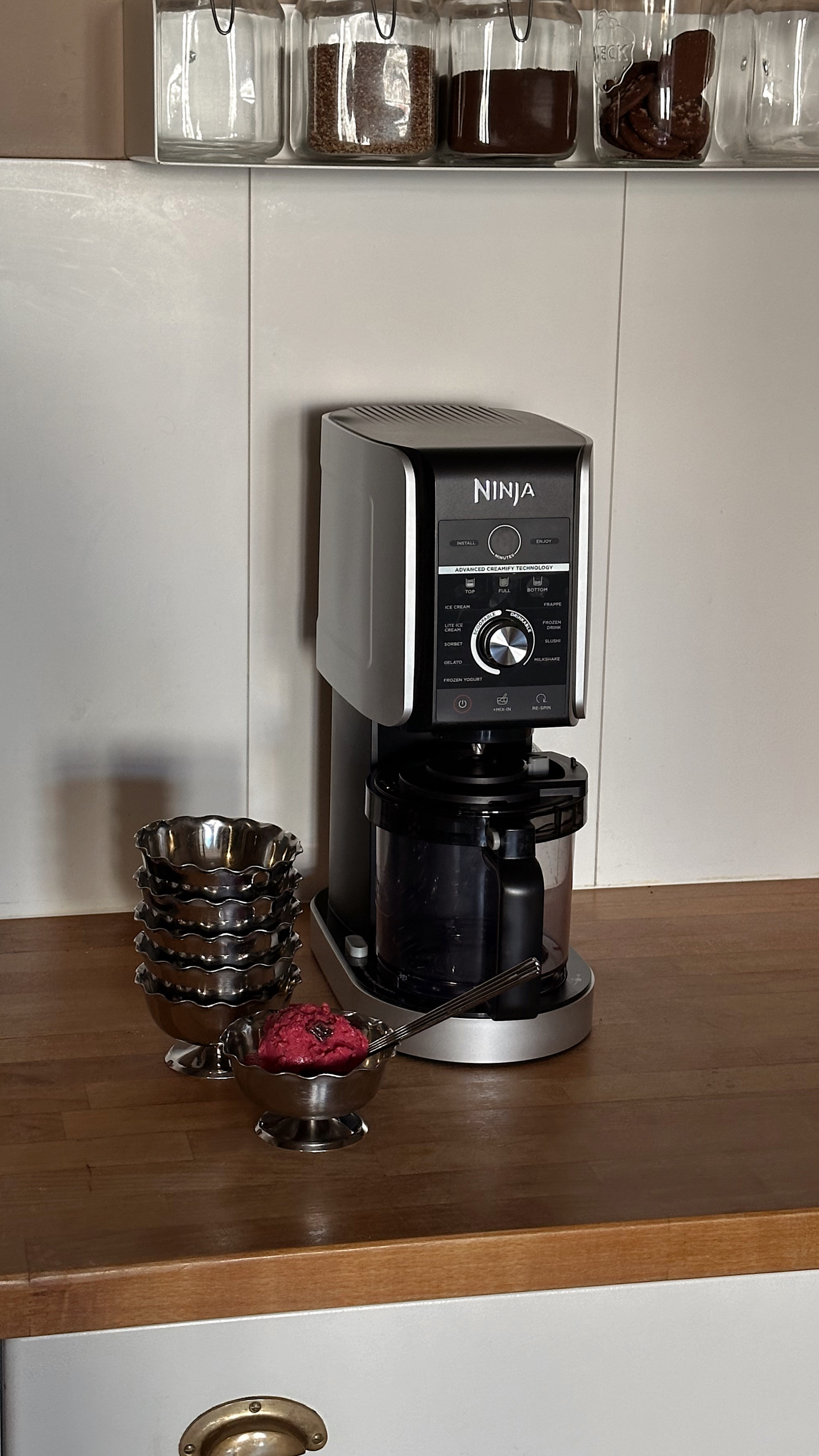 Anzeige /  My new favorite gadget in the kitchen @ninja.deutschland #NinjaCreami Now I can easily make my own ice cream, smoothie bowls and frozen margs at home. 

#CreamiMyWay #AD #icecream 

 

 #LTKdeutschland #LTKhome #LTKfamily