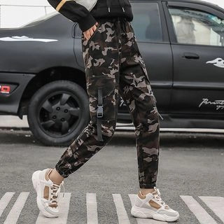Cropped Camo Cargo Pants | YesStyle Global