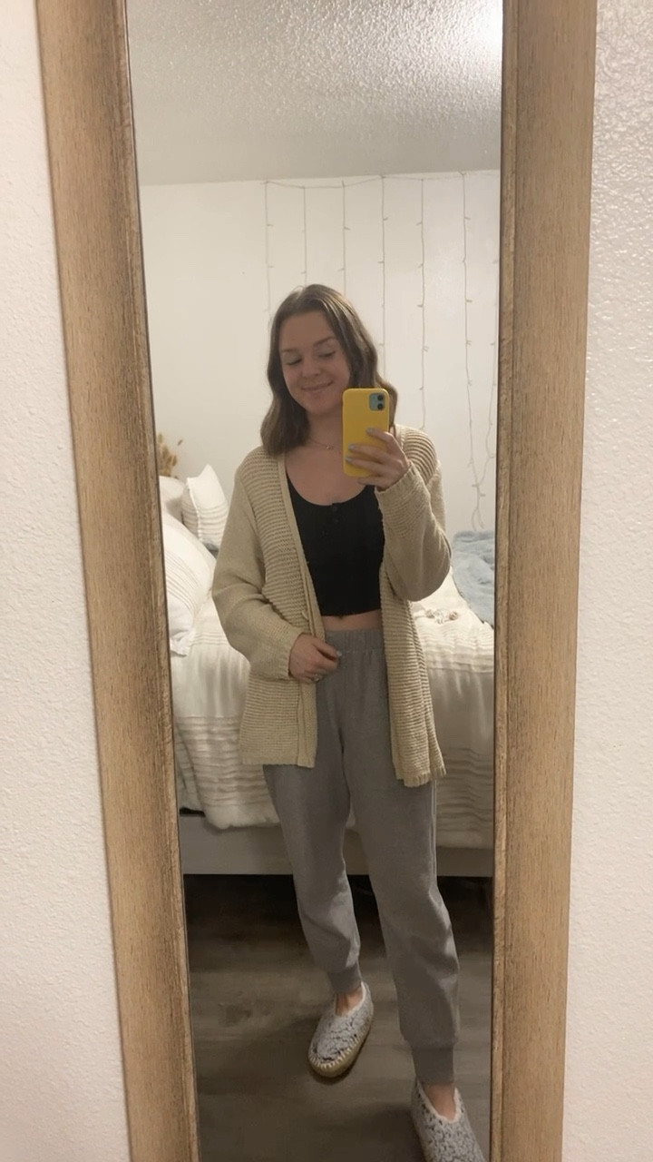 Cozy lounge fit!

#LTKstyletip #LTKGiftGuide #LTKVideo