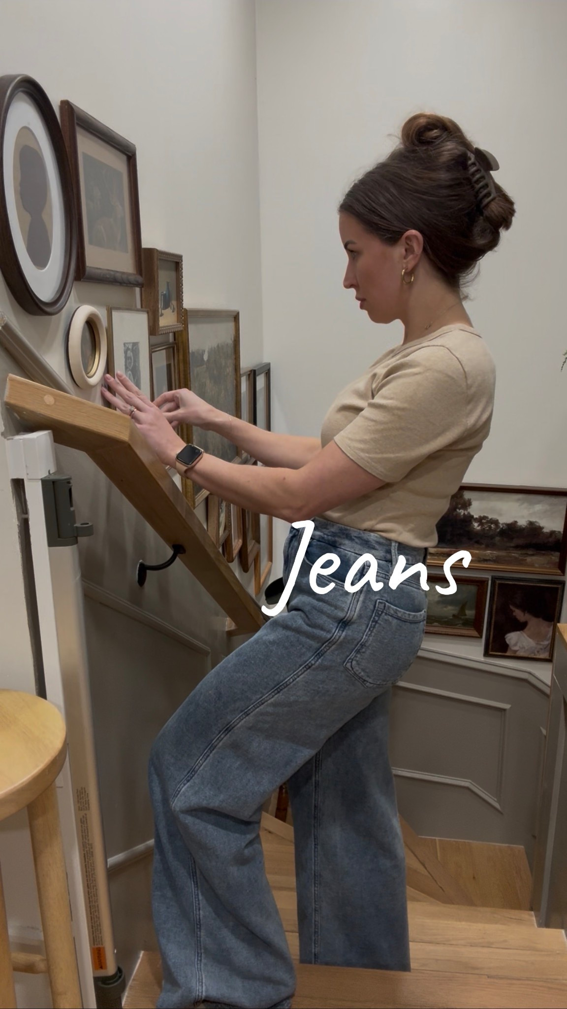 My girlfriends and I ALL have this pair of jeans and they literally feel like sweatpants and are so comfy and flattering!! 🤍

#jeans 