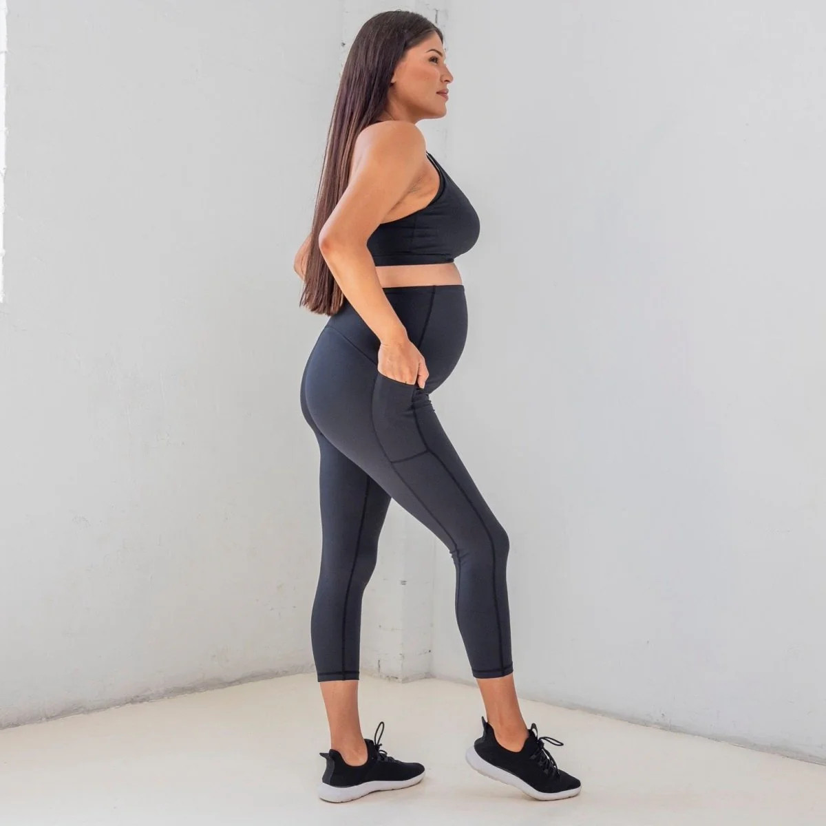 Lux Mamacita Maternity Capris - Black | Senita Athletics