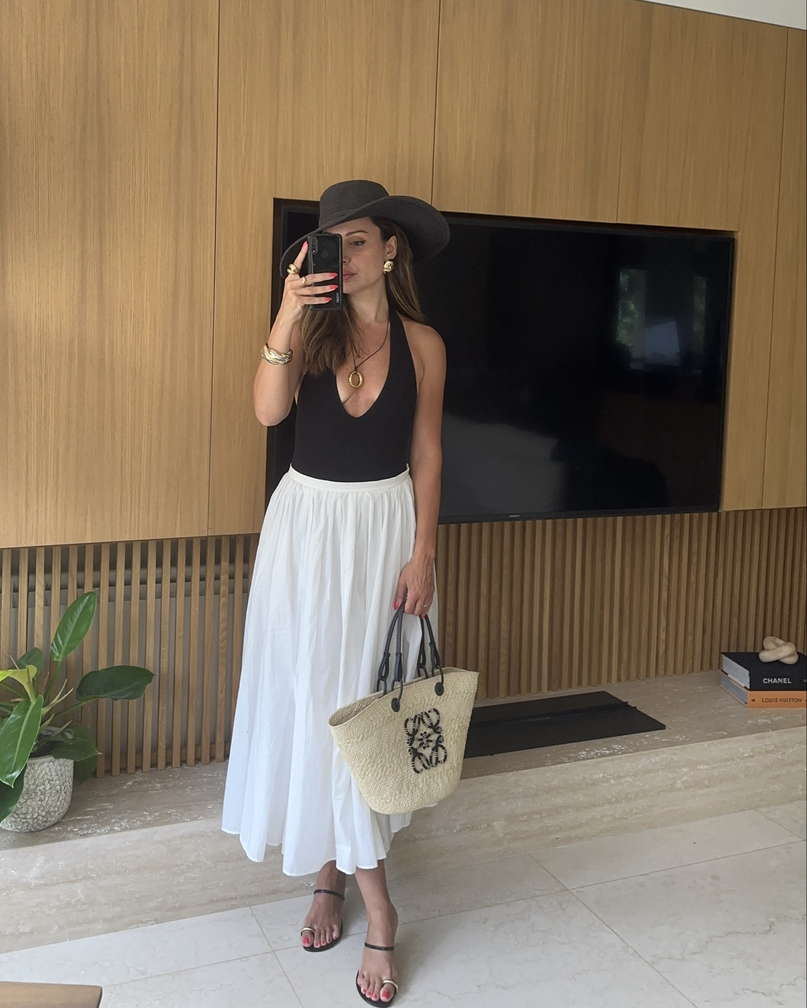 Maxi skirt outfit ideas 
#maxiskirt #summerlooks 

#LTKStyleTip #LTKFindsUnder100