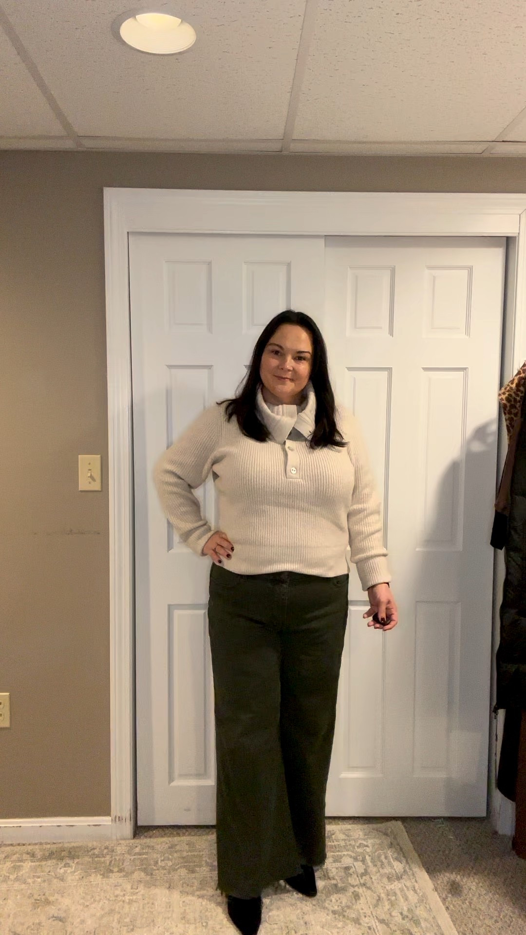 Cozy winter neutral outfit today 🤍
Cream knit + olive wide-leg pants + black heeled boots = my favorite cold-weather combo.
Easy, comfortable, and pulled together for work or weekend.
Wearing true sizes in everything.

Keywords:
winter outfit, cozy neutral outfit, cream sweater outfit, wide leg pants outfit, green pants outfit, teacher outfit winter, casual winter style, midsize outfit, everyday style, ankle boots outfit, knit sweater outfit

#LTKMidsize #LTKOver40 #LTKootd