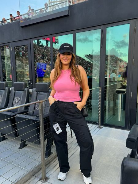 Edgy relaxed style outfit for outdoor sporting events ⚽️🎀👟 im wearing a medium in the top and a 31 long in the pants :)

#LTKStyleTip #LTKMidsize