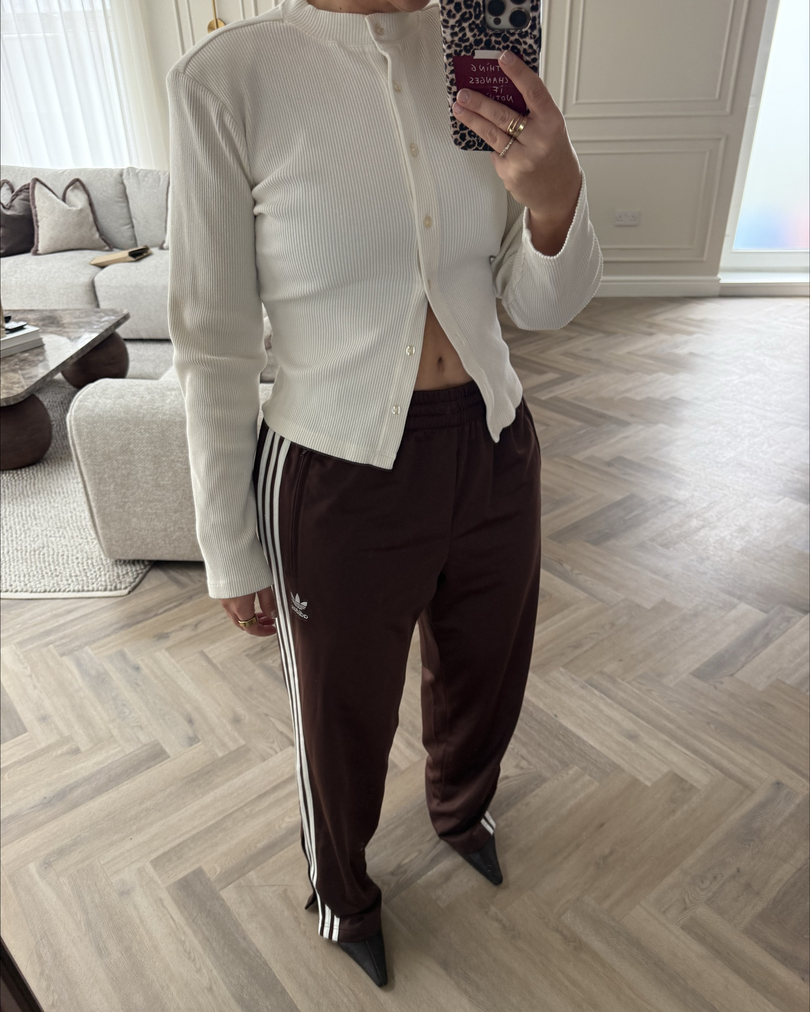 What I’m wearing today 🤍✨🫶

Joggers are so comfy! I wear size large but absolutely need a medium.
Top wearing size medium - quality is amazing 😍

#LTKuk #LTKworkwear #LTKfitness