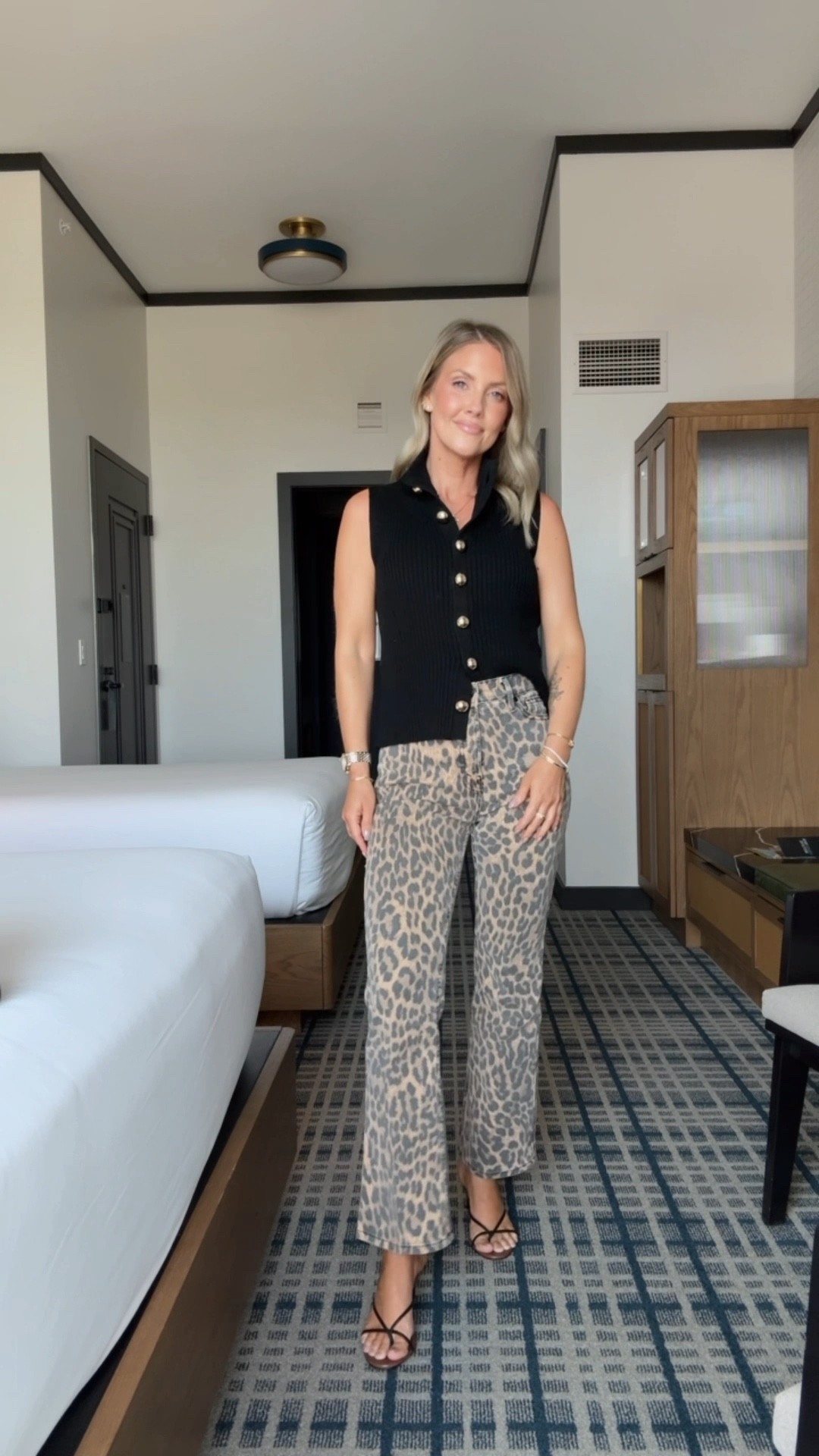 XS top / 24 jeans - both on major sale!! 

#LTKootd #LTKSaleAlert #LTKPetite