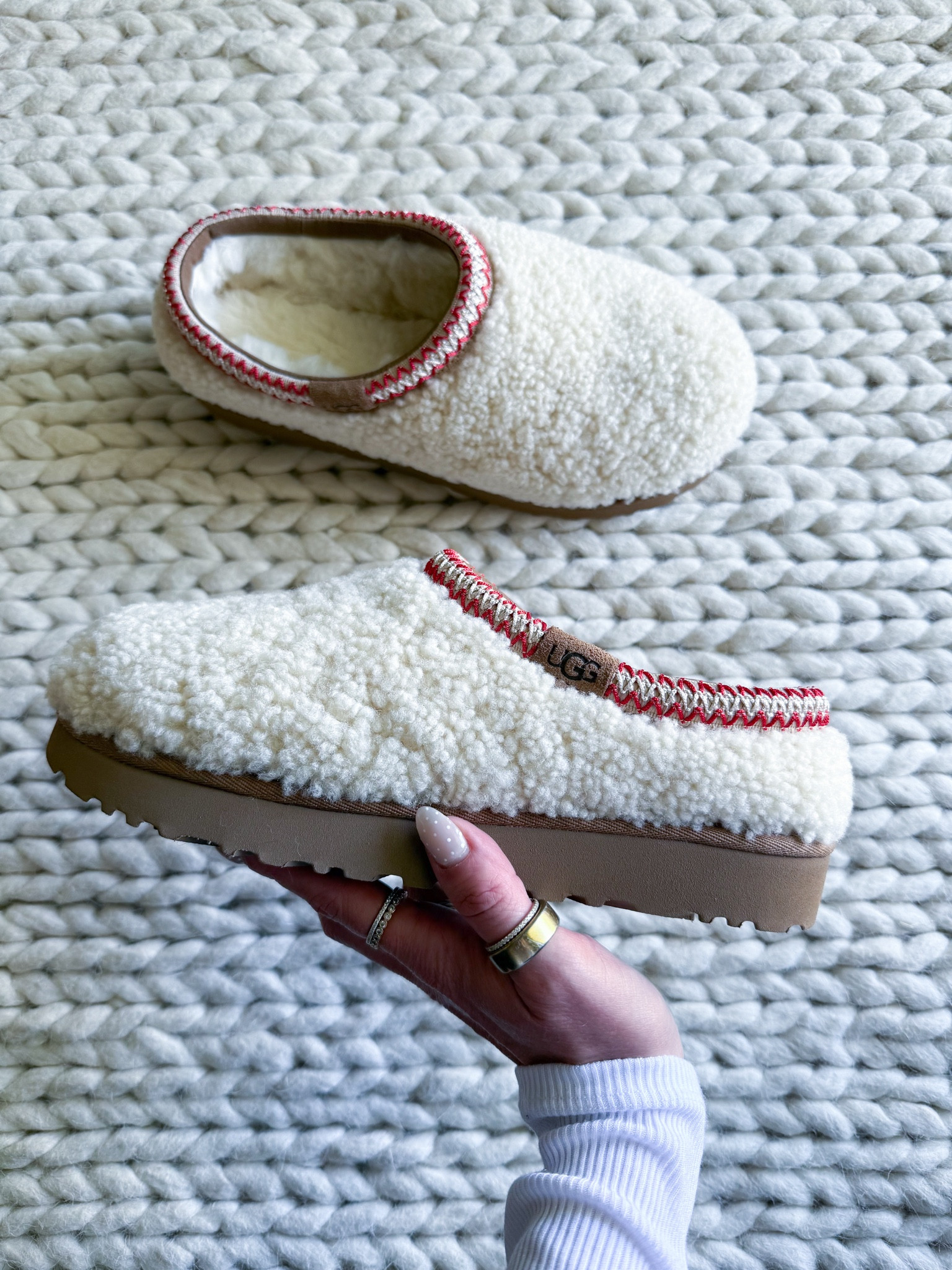 Cozy season just got better! These new UGGs are everything. I was torn between the brown shade (also tagged) & these cream ones, but the neutral cozy vibes of the cream were impossible to pass up. The soft sherpa, easy slip-on style, & that perfect platform make them the ultimate fall-to-winter shoe. I’ll be living in these all season long.

ugg slippers - ugg clogs - cozy fall shoes - cream uggs - ugg platform slip ons - neutral winter shoes - sherpa slip on uggs - fall to winter outfit shoes - cozy holiday shoes - uggs for women - neutral cream ugg - brown ugg clogs - must have fall footwear - trending ugg shoes 2025 - cozy indoor outdoor uggs

#LTKShoeCrush #LTKU #LTKStyleTip