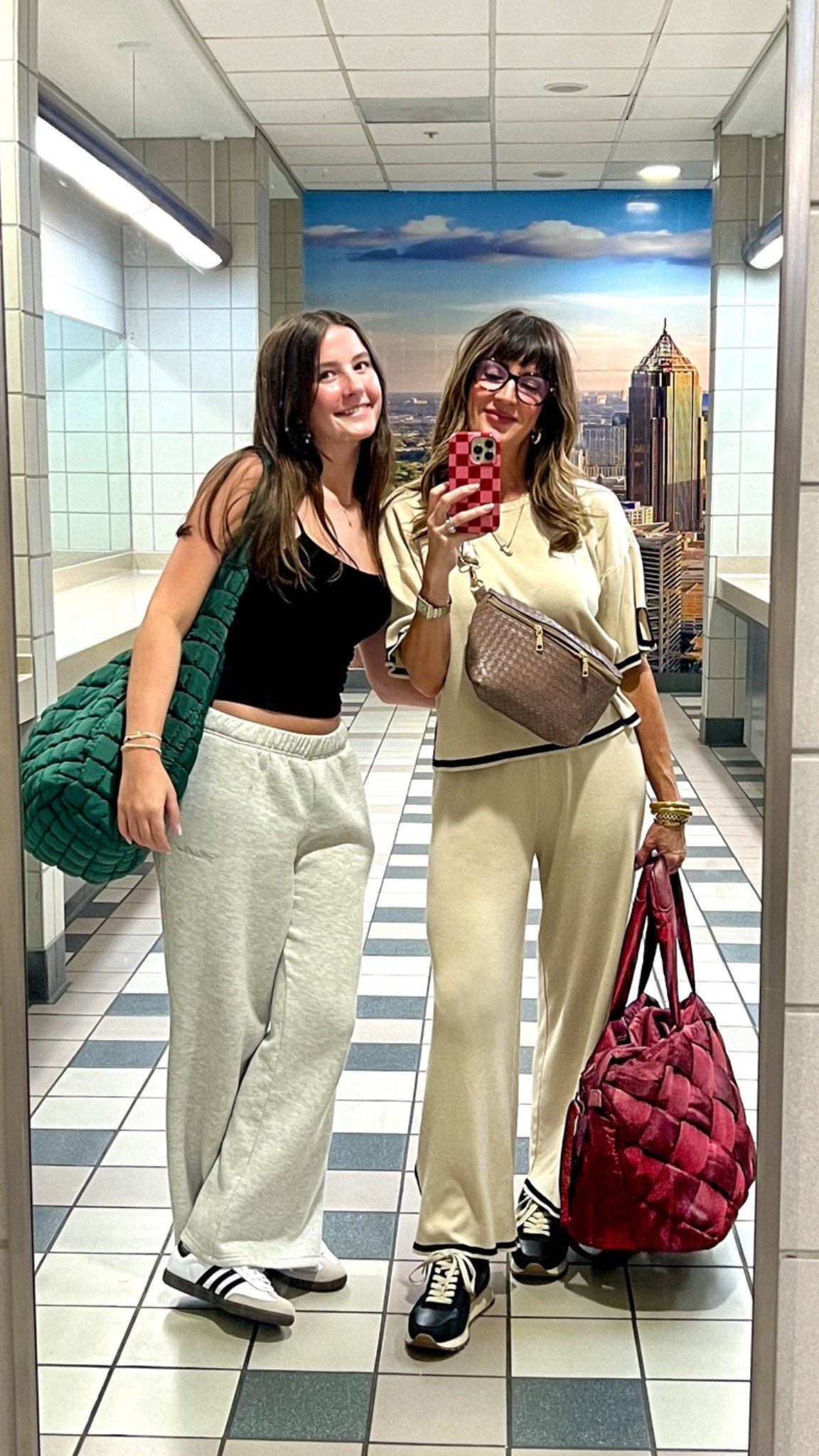 ✈️ airport fits for mom and daughter! My set is in medium.

#LTKTravel #LTKvlog #LTKgrwm