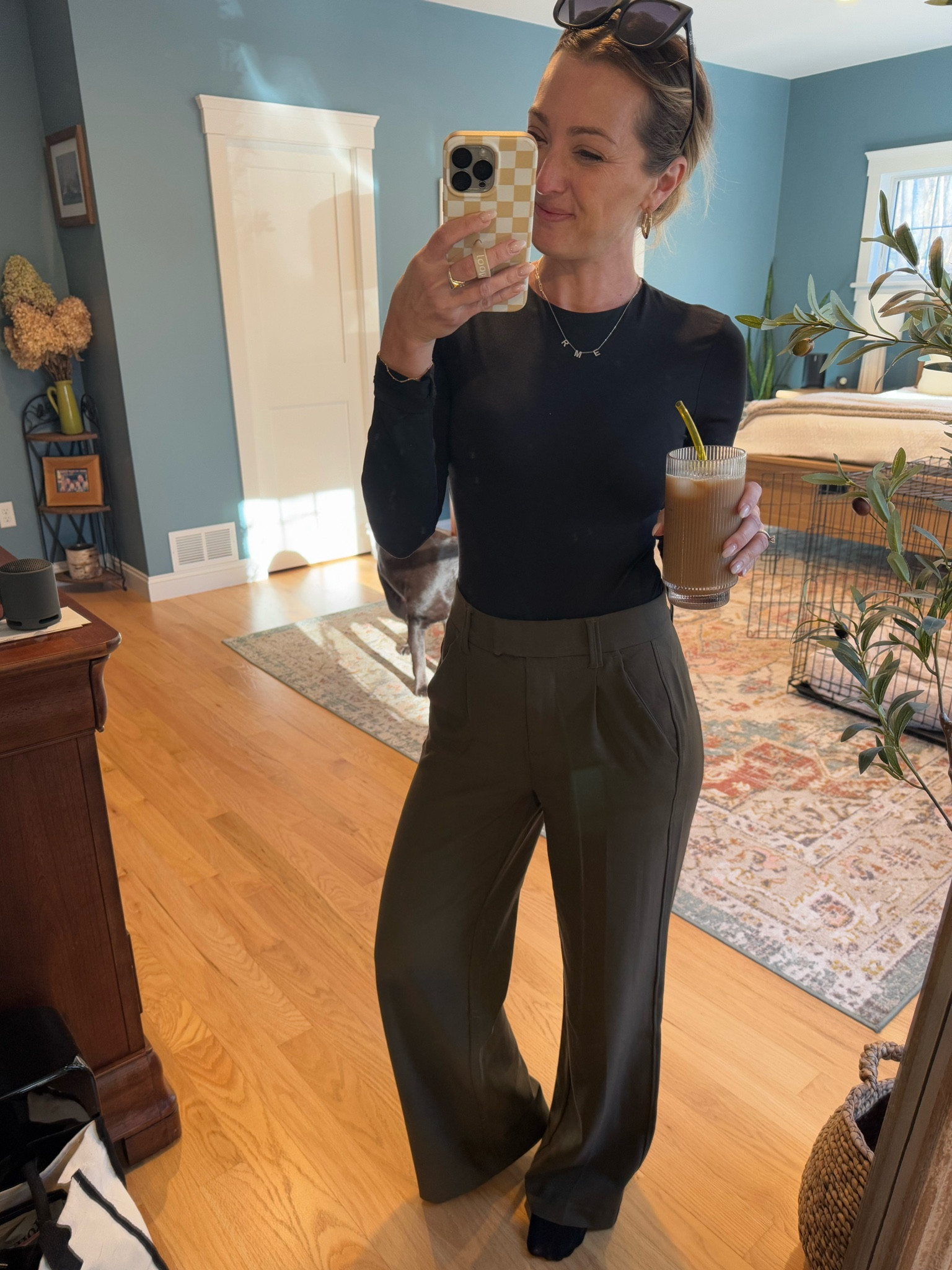 These olive green trousers might be my new fav pant to wear to work 

#LTKWorkwear #LTKFindsUnder100 #LTKBeauty