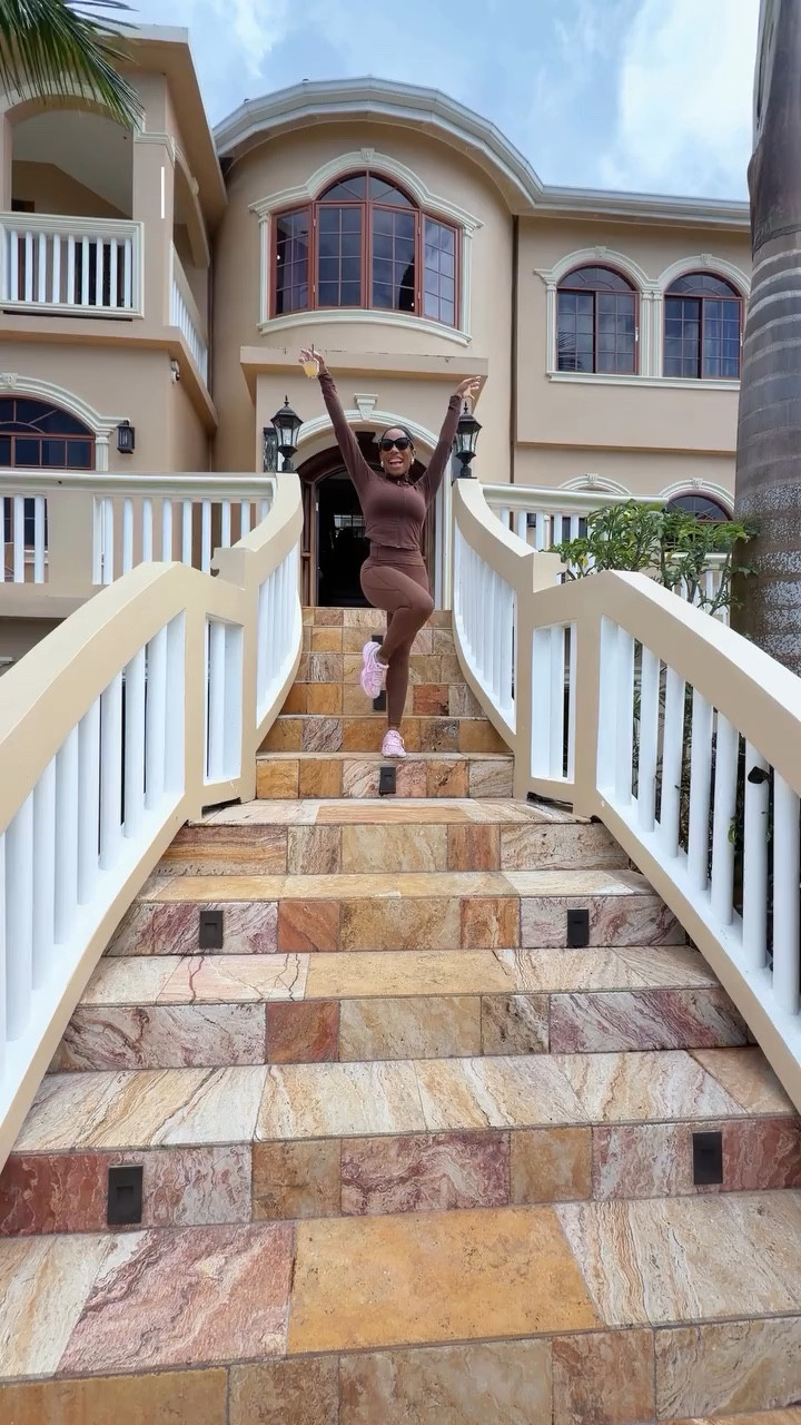 Marriage was cool. But I guess I’m back outside now 🤷🏽‍♀️ I kicked off the first leg of my divorce tour @villa_deluxe_paradise in my country, Jamaica🇯🇲


#solotrip #travelinspo #hiddengem #travelvlog #caribbeangetaway

#LTKSeasonal #LTKSwim #LTKTravel