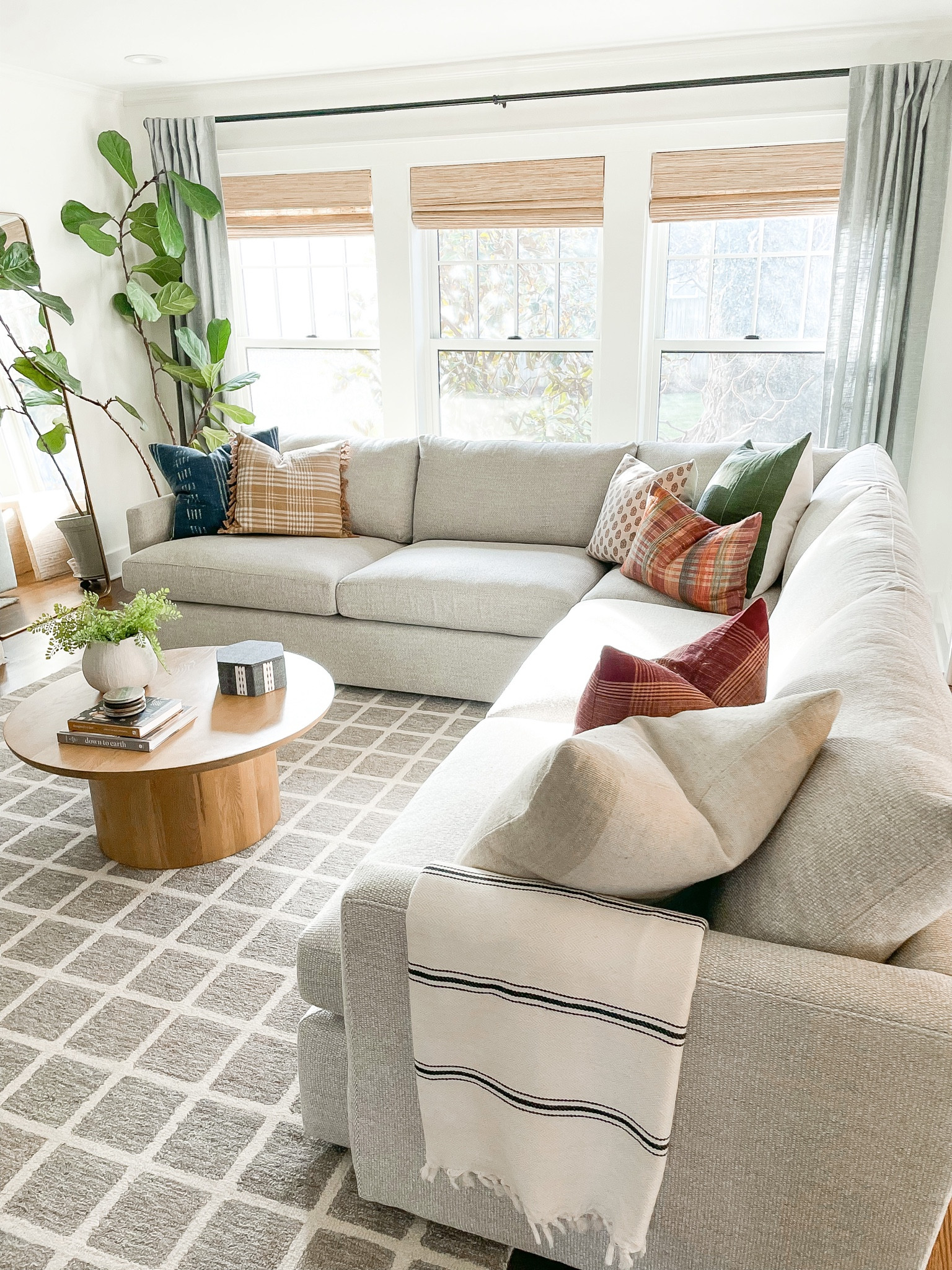 Living room sources, Crate and barrel lounge sectional 

#LTKhome