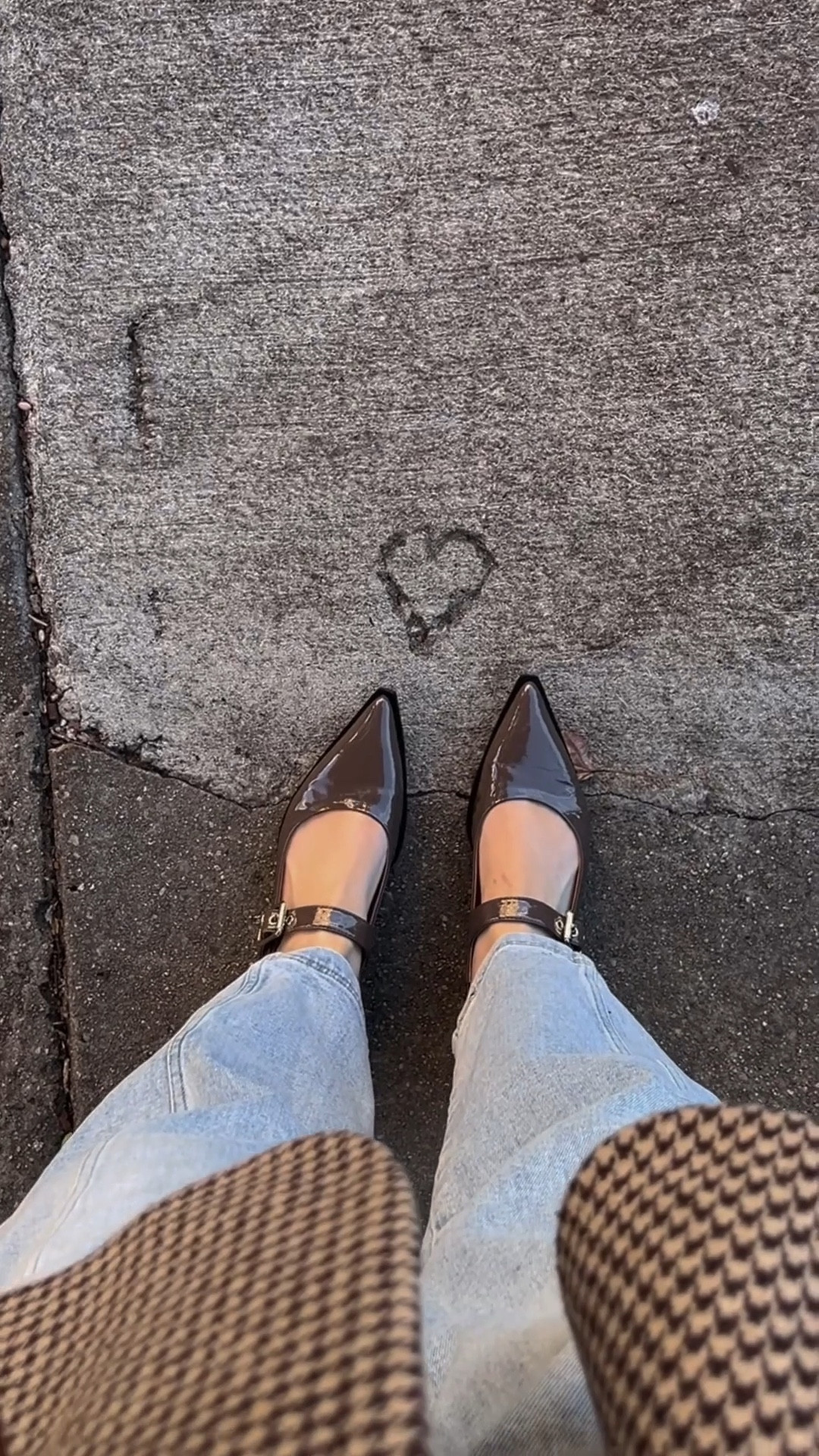 Walking into the new week with a little help from @marcnolanofficial🤎shop my new fave flats & more Marc Nolan picks in the @shop.ltk app!

#workwearstyle #workwearinspo #marcnolanshoes

#LTKWorkwear #LTKSeasonal #LTKHoliday